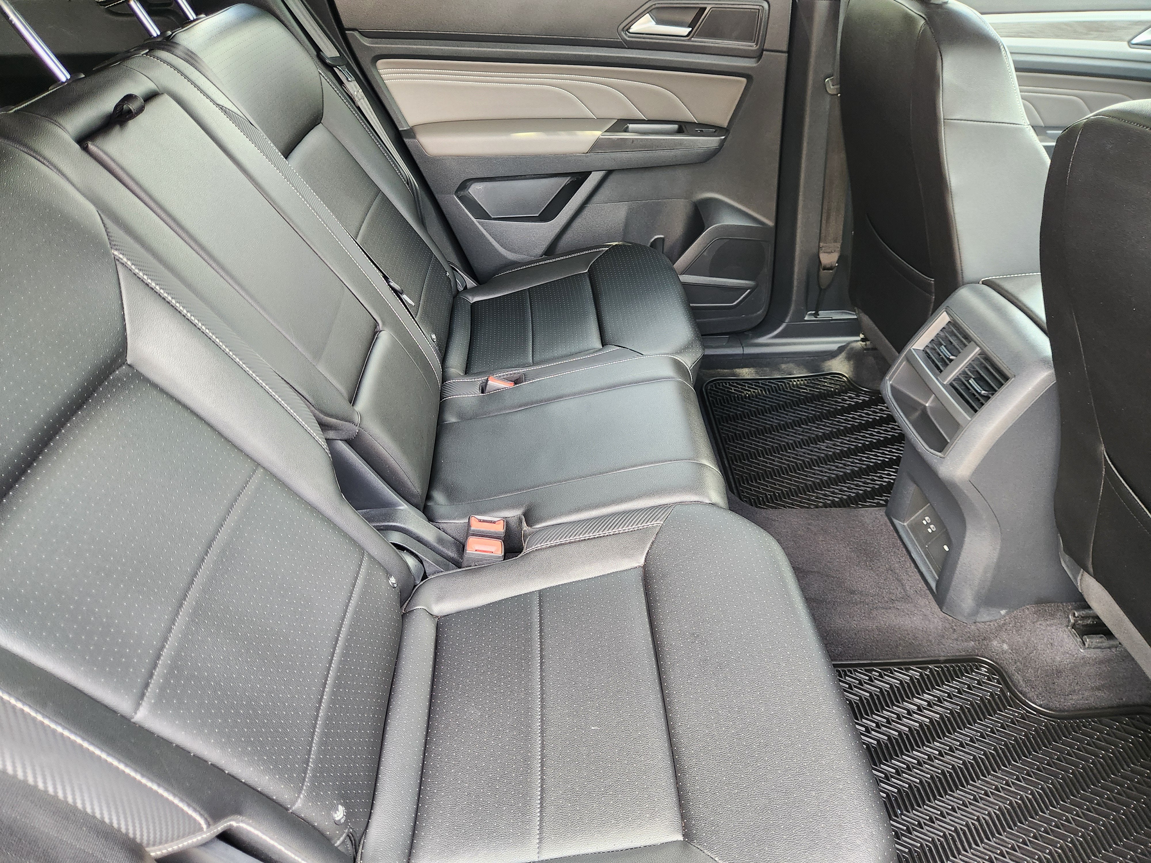2023 Volkswagen Atlas Cross Sport 2.0T SE w/Technology