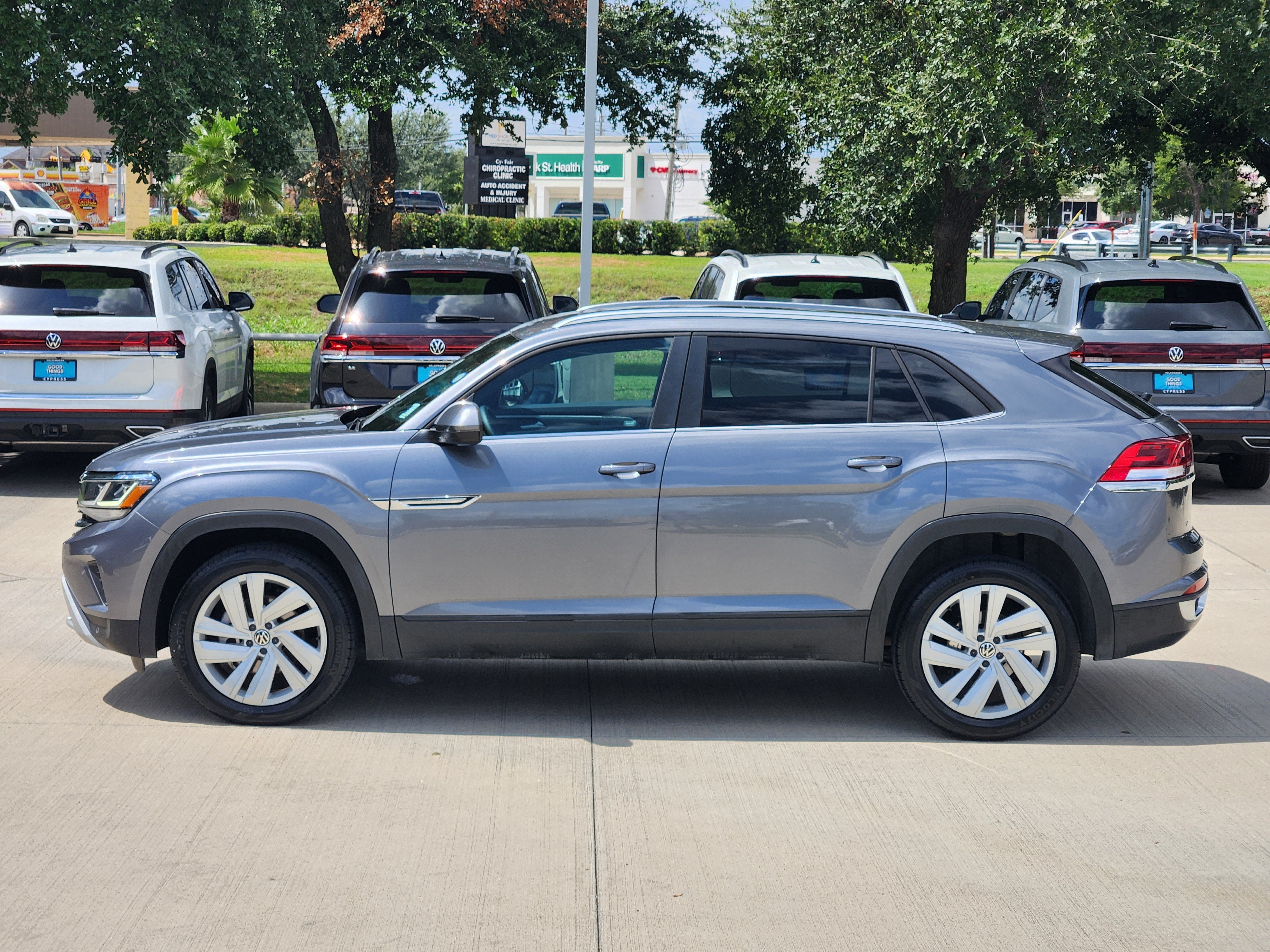 2023 Volkswagen Atlas Cross Sport 2.0T SE w/Technology