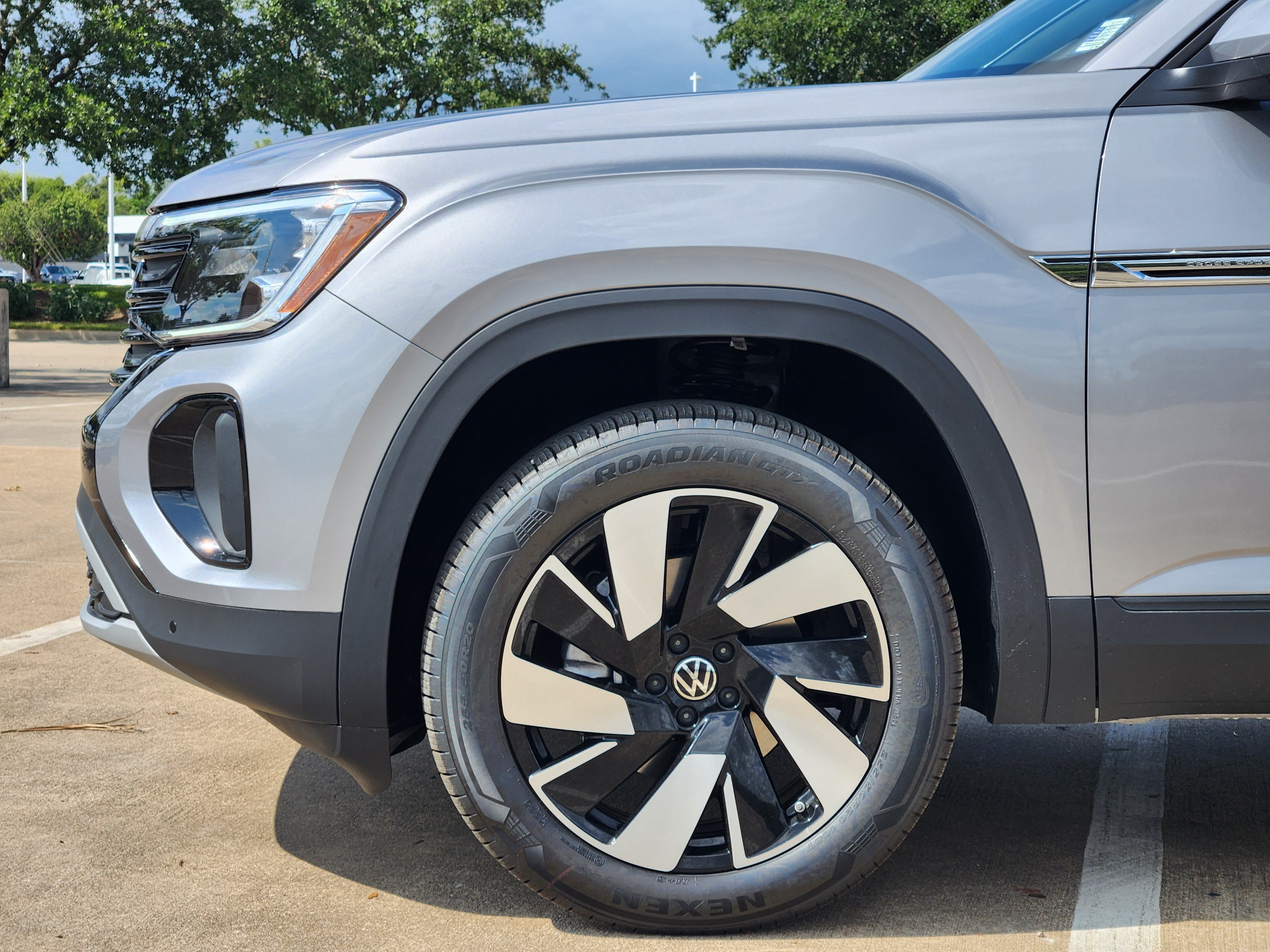 2026 Volkswagen Atlas Cross Sport 2.0T SE w/Technology