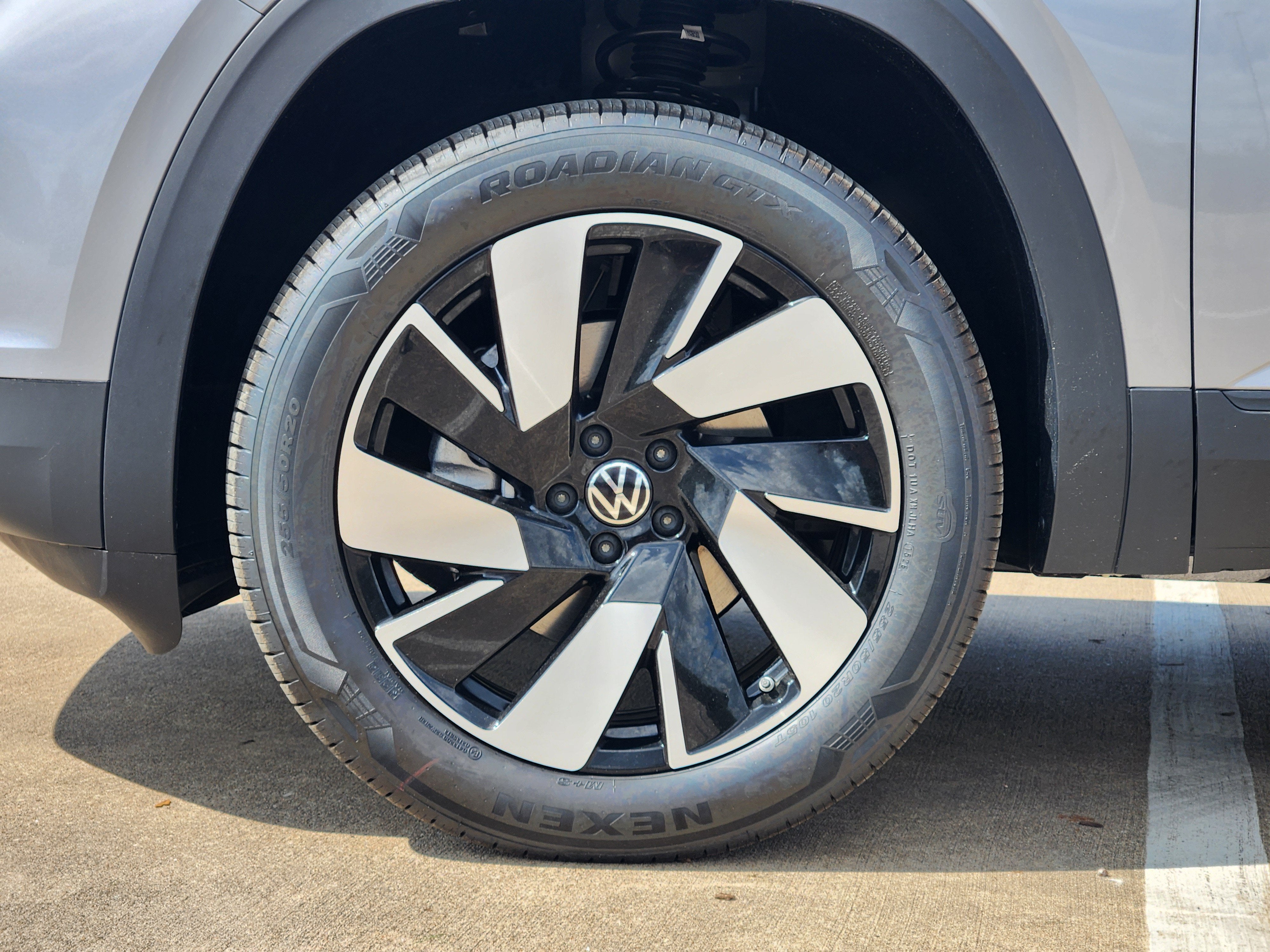 2026 Volkswagen Atlas Cross Sport 2.0T SE w/Technology