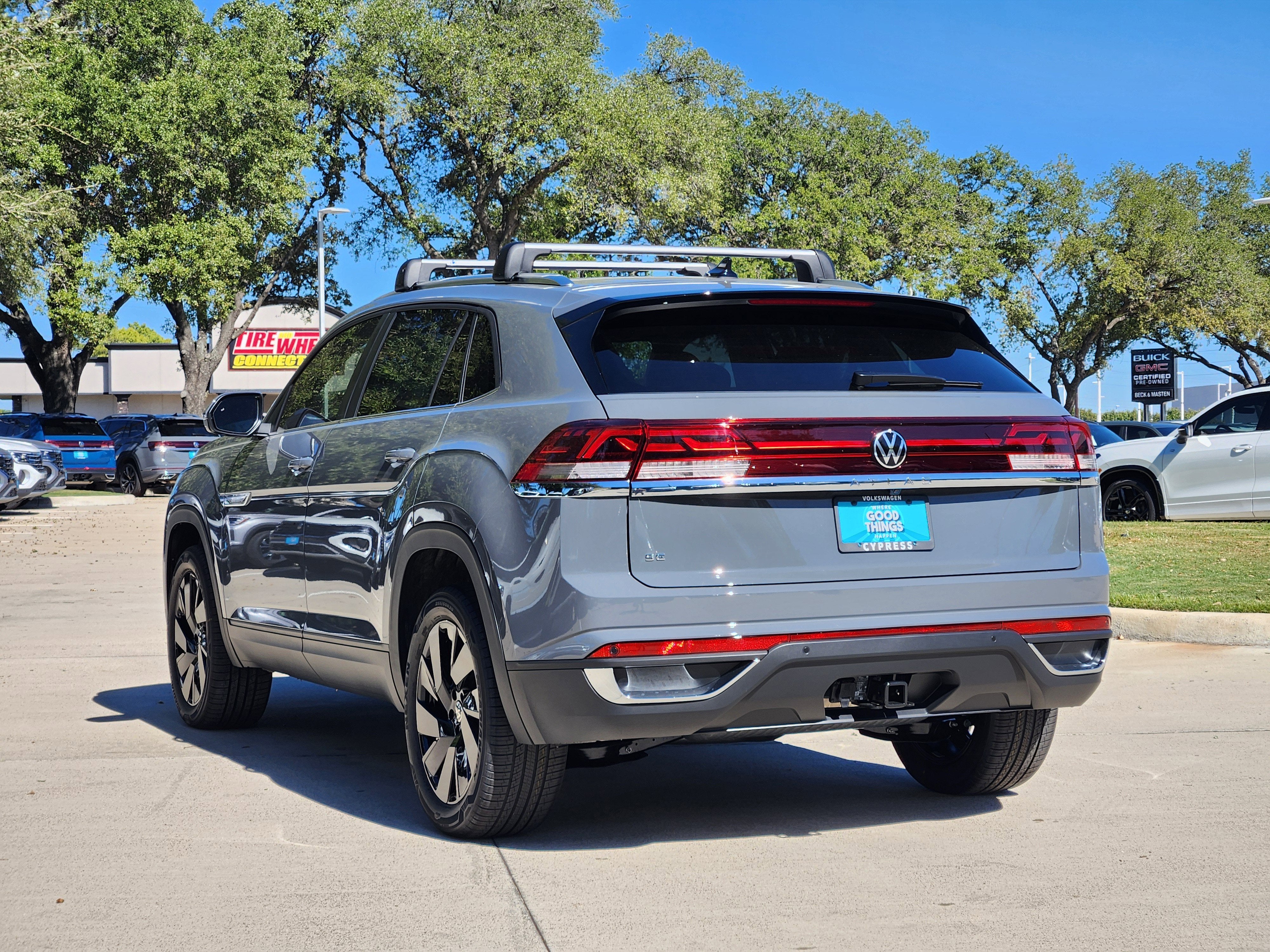2026 Volkswagen Atlas Cross Sport 2.0T SE w/Technology
