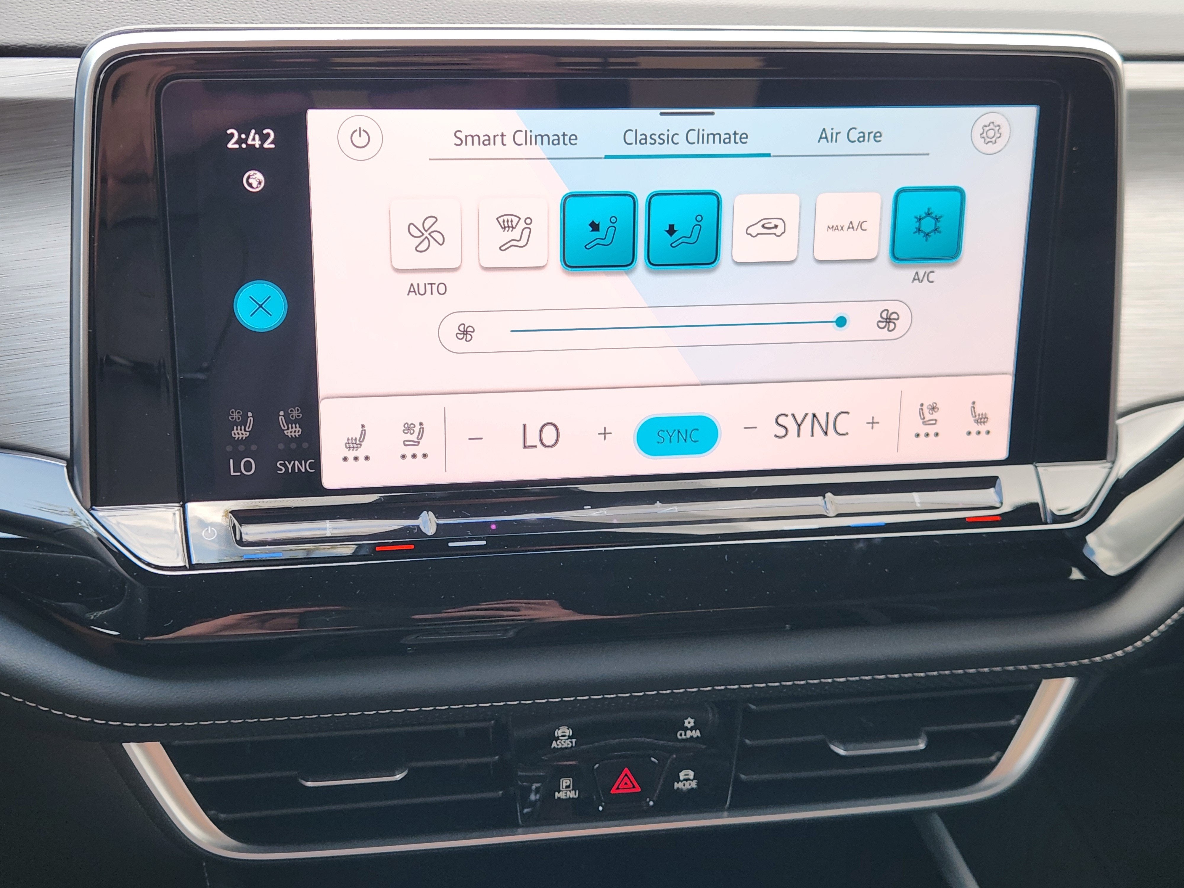 2026 Volkswagen Atlas Cross Sport 2.0T SE w/Technology