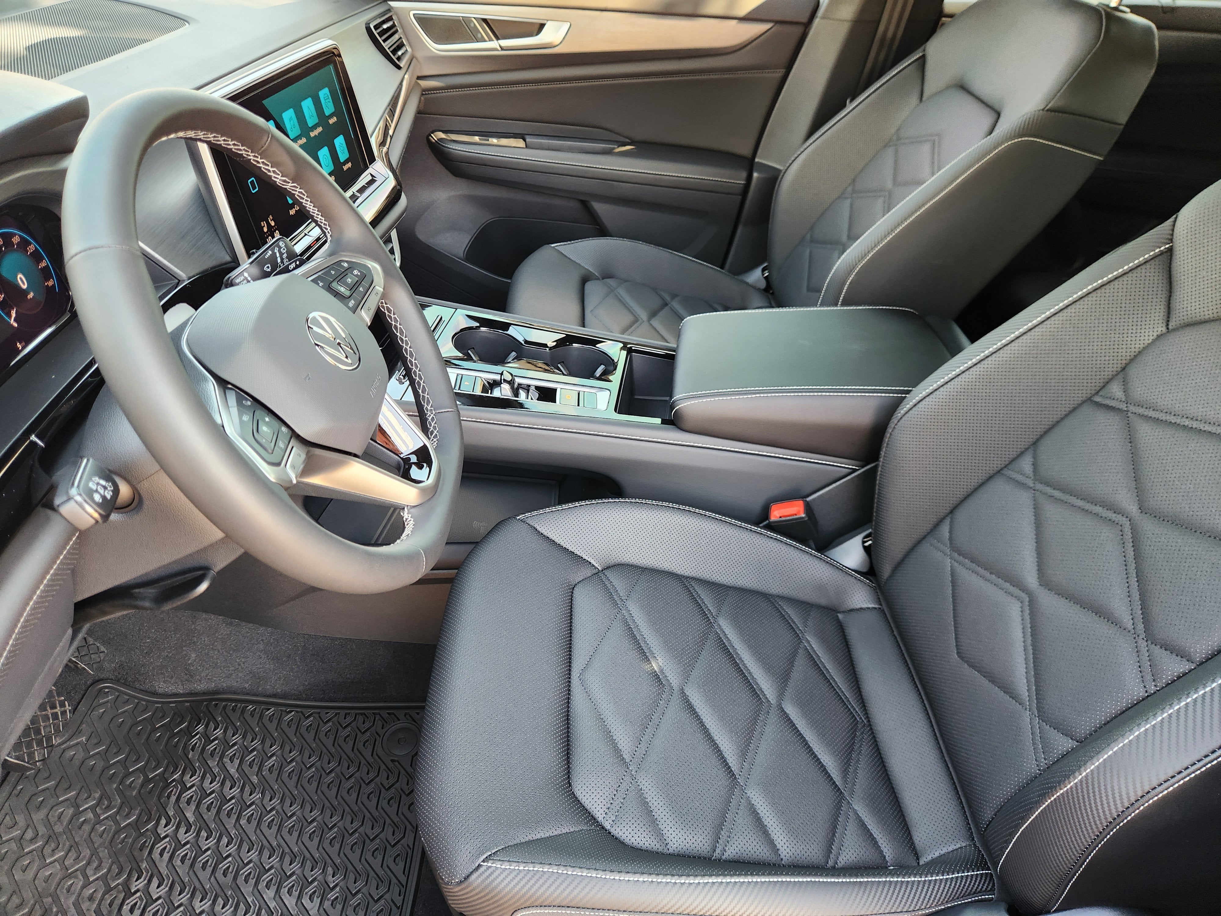 2026 Volkswagen Atlas Cross Sport 2.0T SE w/Technology