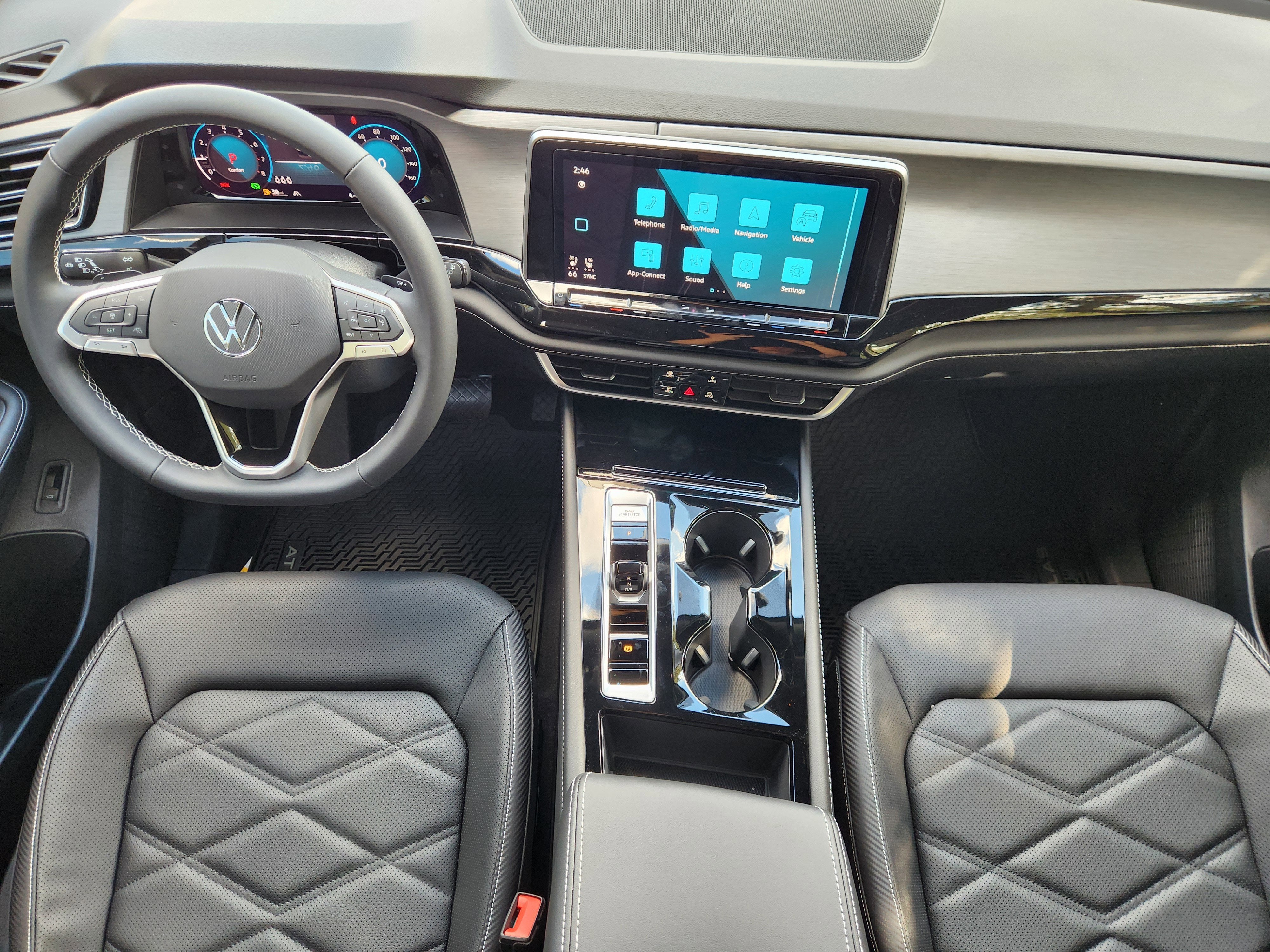 2026 Volkswagen Atlas Cross Sport 2.0T SE w/Technology