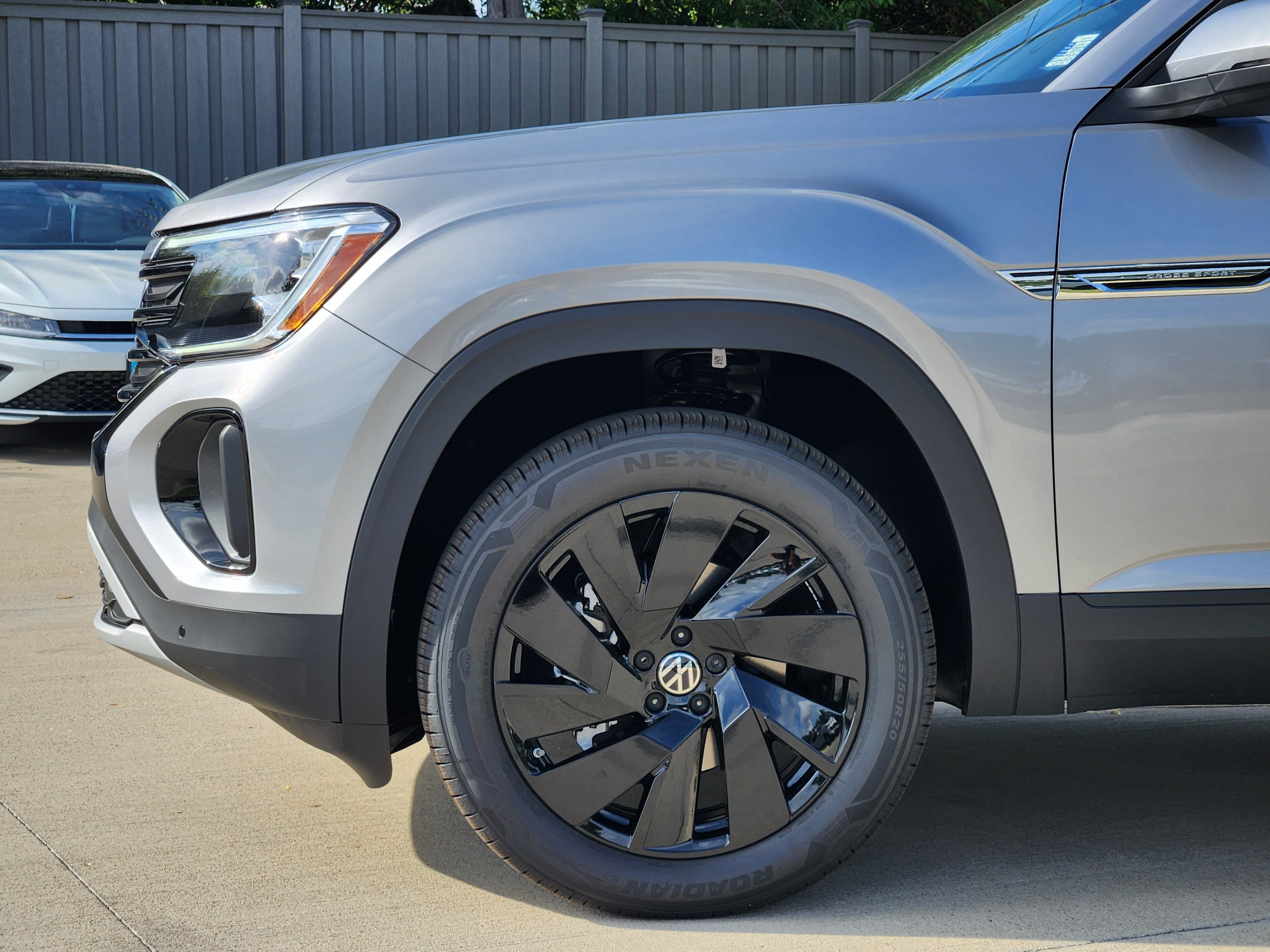 2026 Volkswagen Atlas Cross Sport 2.0T SE w/Technology