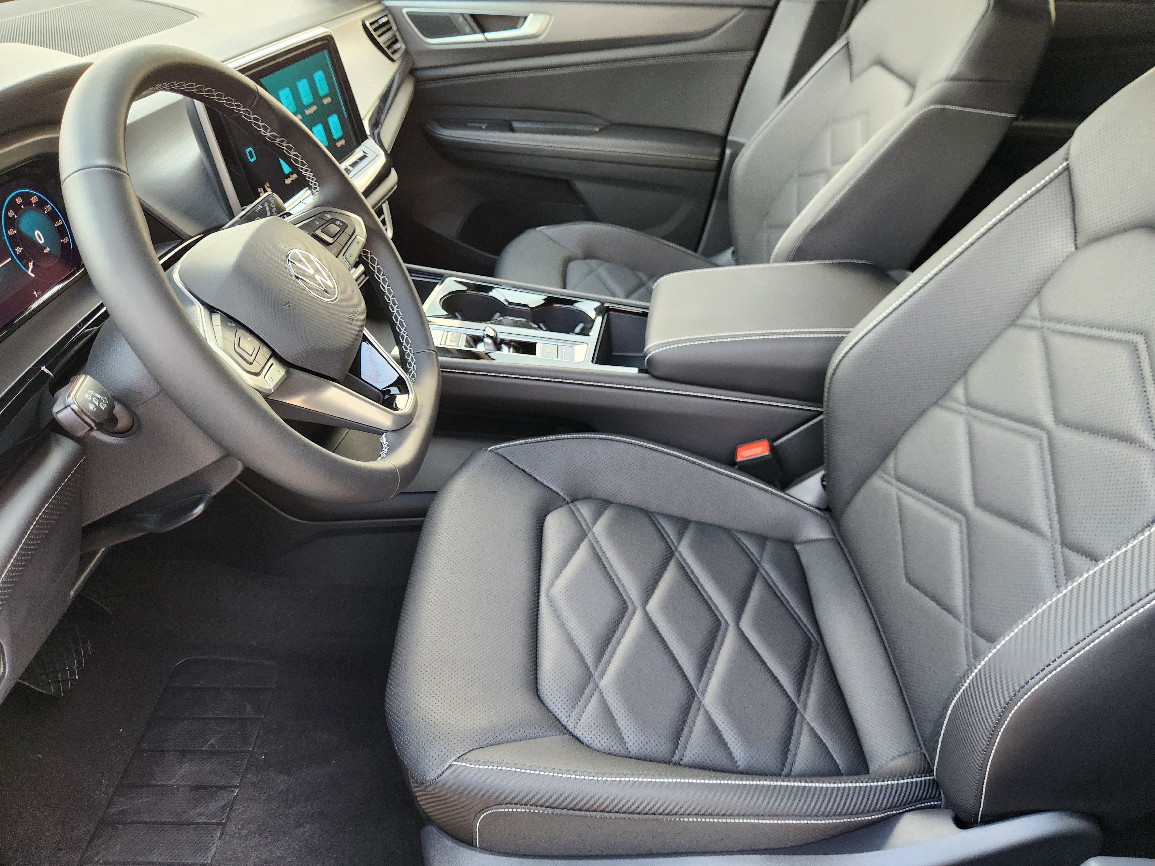 2026 Volkswagen Atlas Cross Sport 2.0T SE w/Technology