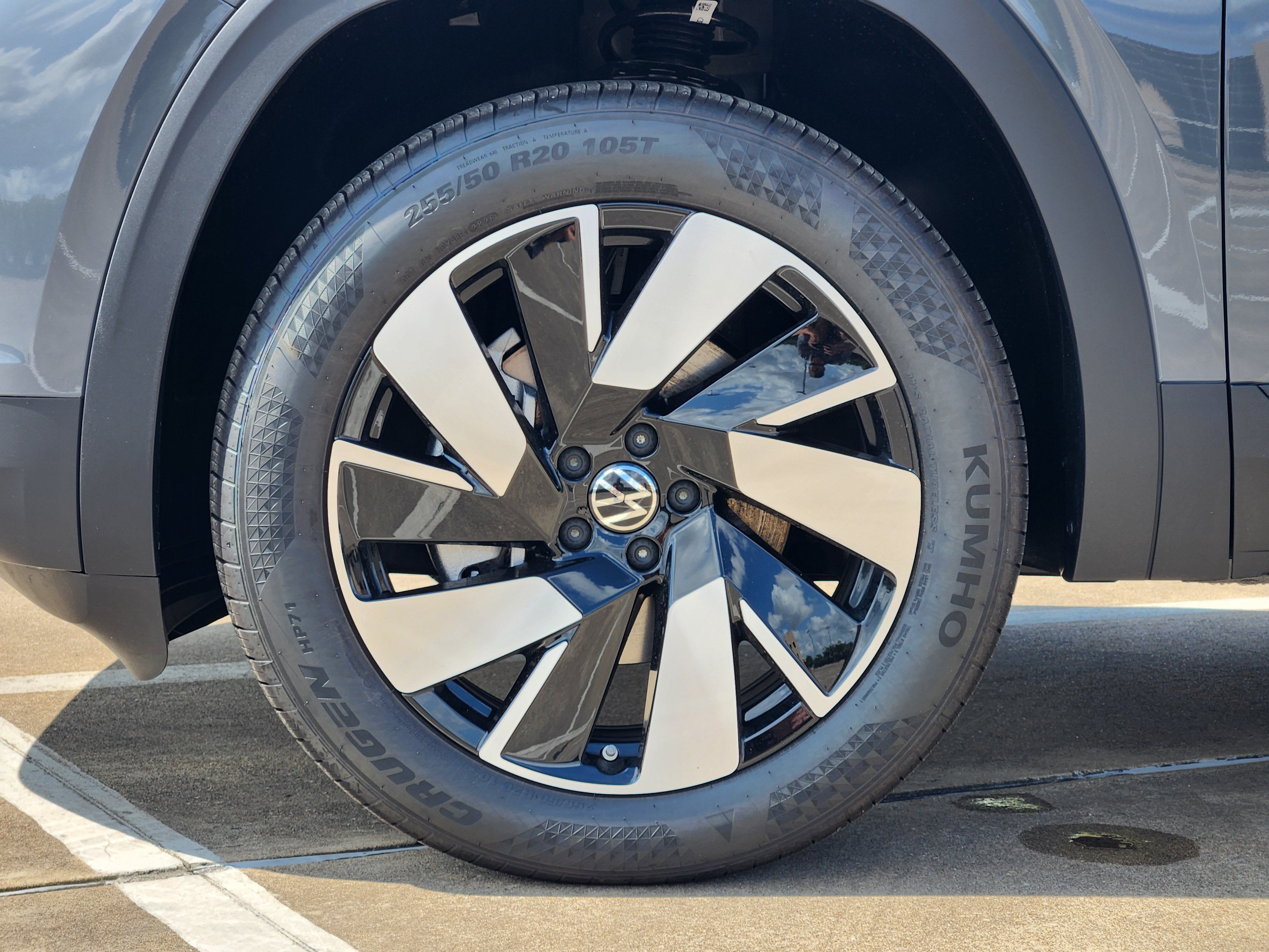 2026 Volkswagen Atlas Cross Sport 2.0T SE w/Technology