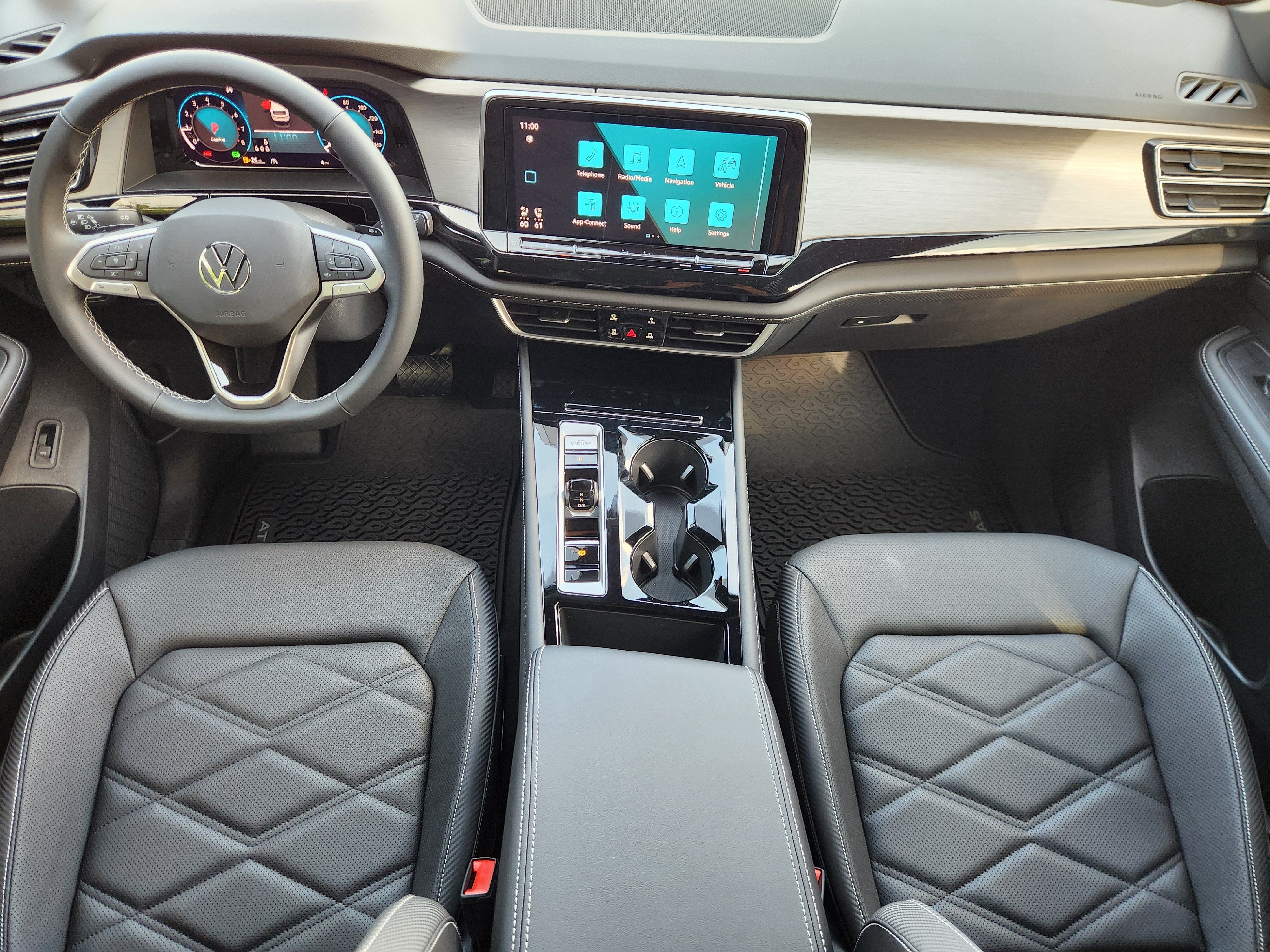 2026 Volkswagen Atlas Cross Sport 2.0T SE w/Technology