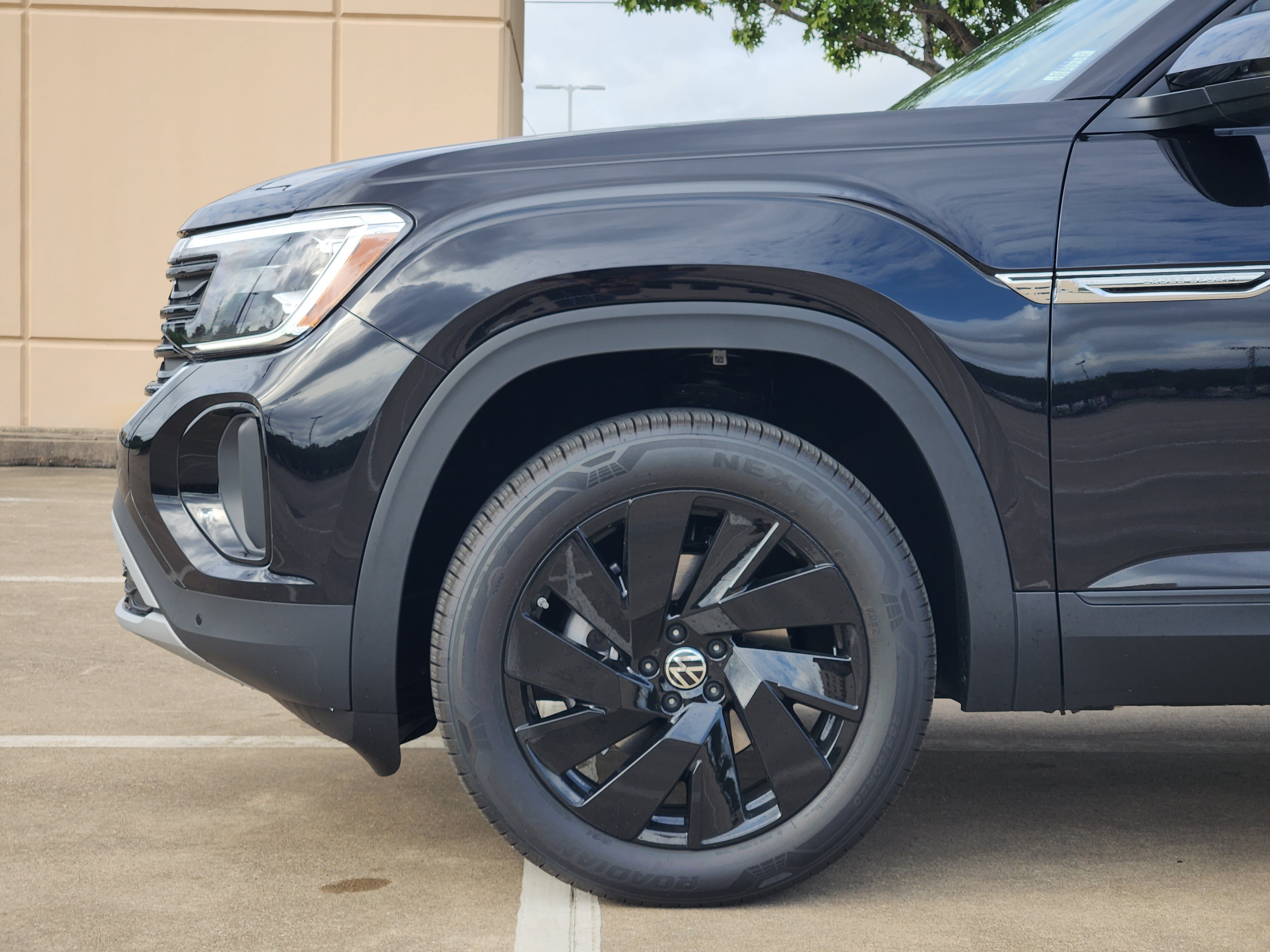 2026 Volkswagen Atlas Cross Sport 2.0T SE w/Technology