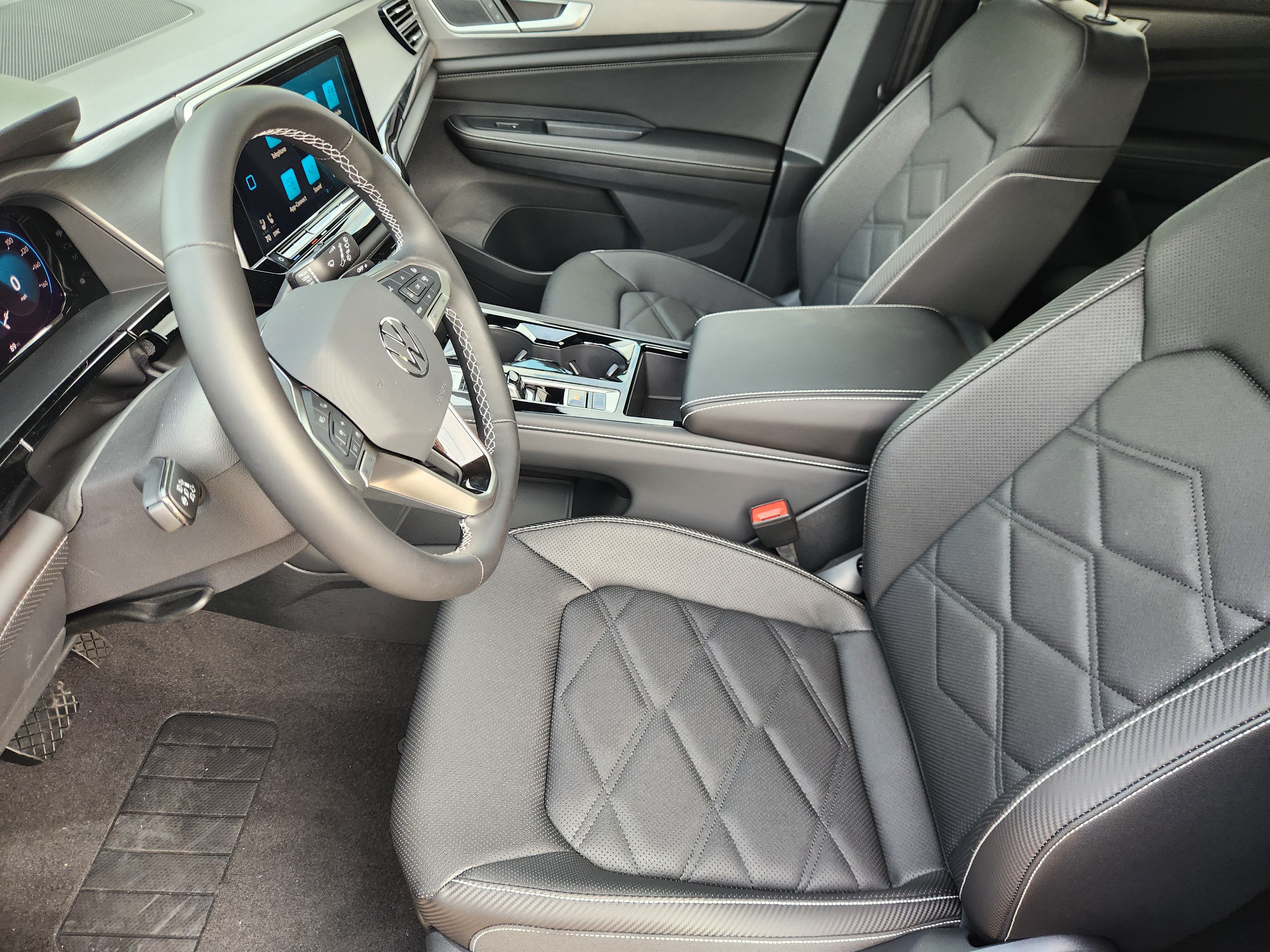 2026 Volkswagen Atlas Cross Sport 2.0T SE w/Technology