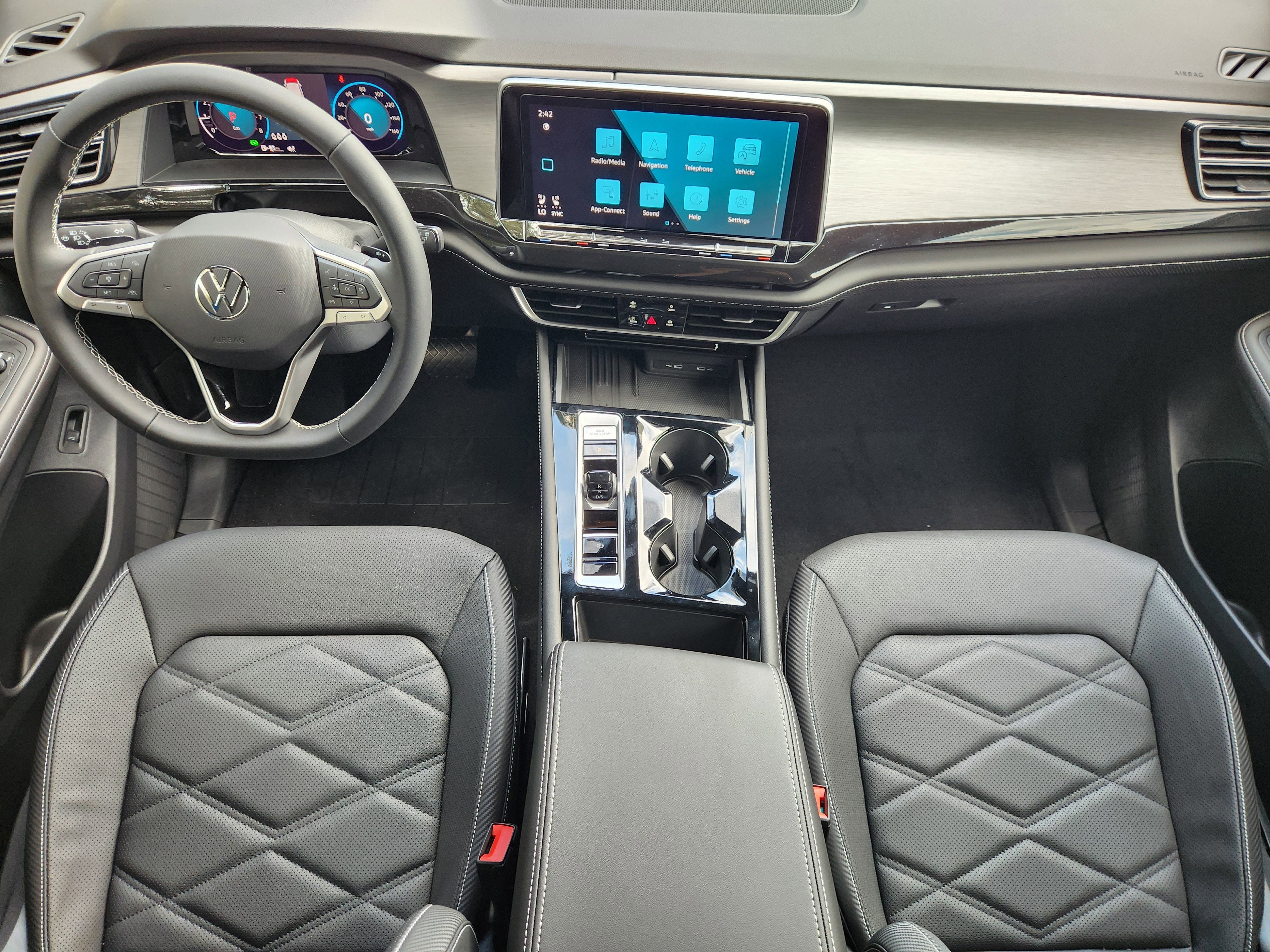 2026 Volkswagen Atlas Cross Sport 2.0T SE w/Technology