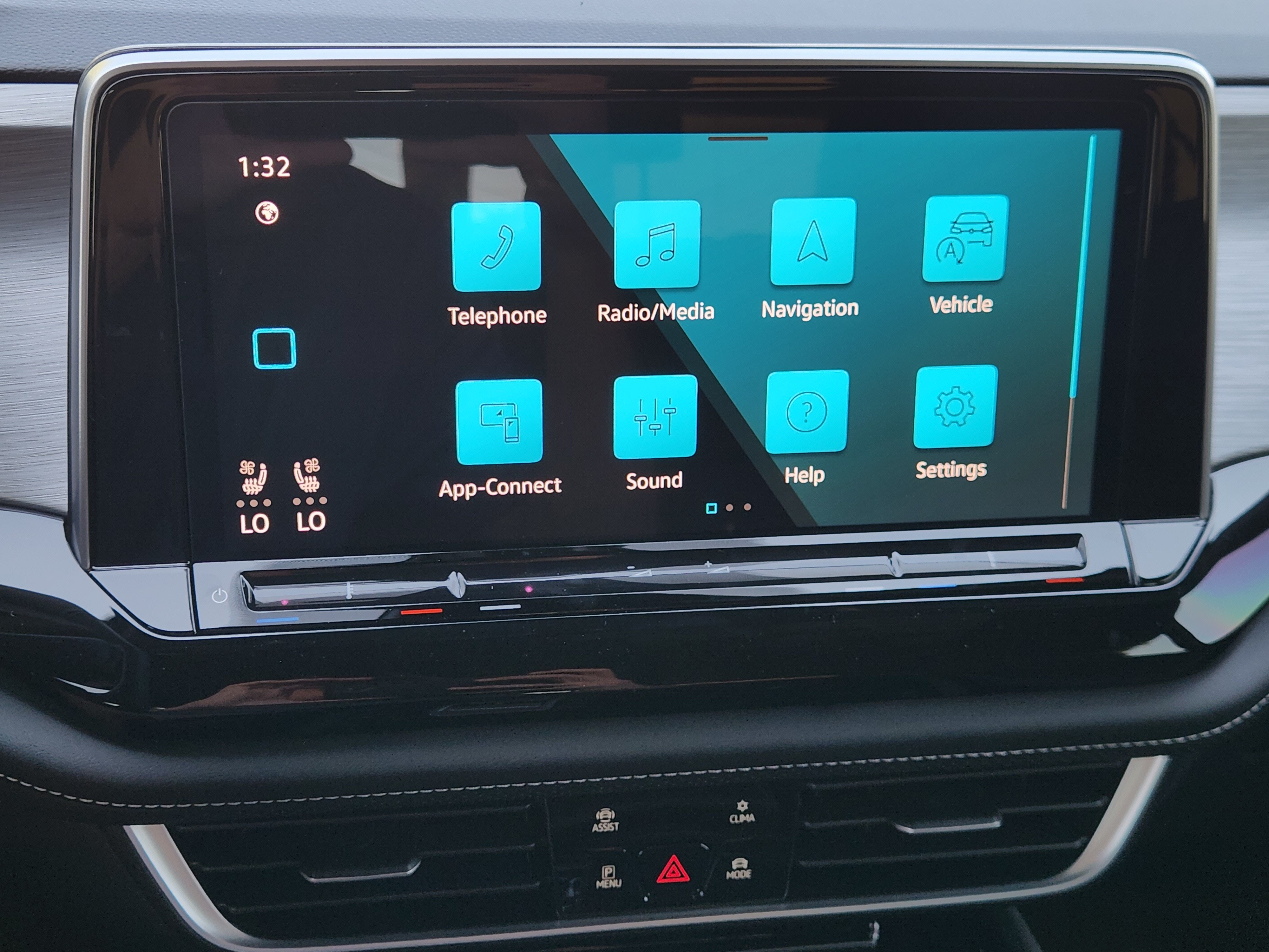 2026 Volkswagen Atlas Cross Sport 2.0T SE w/Technology
