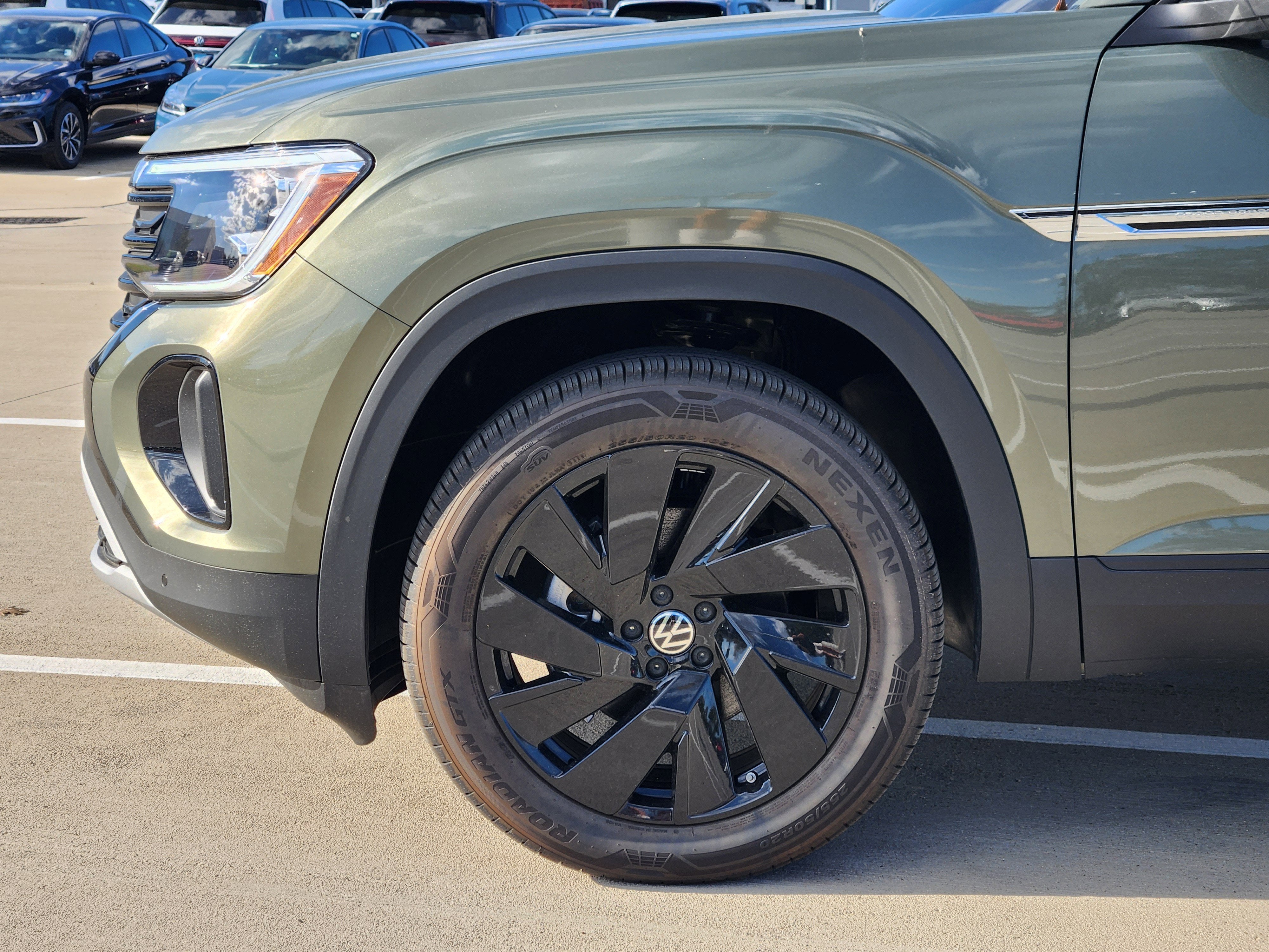 2026 Volkswagen Atlas Cross Sport 2.0T SE w/Technology