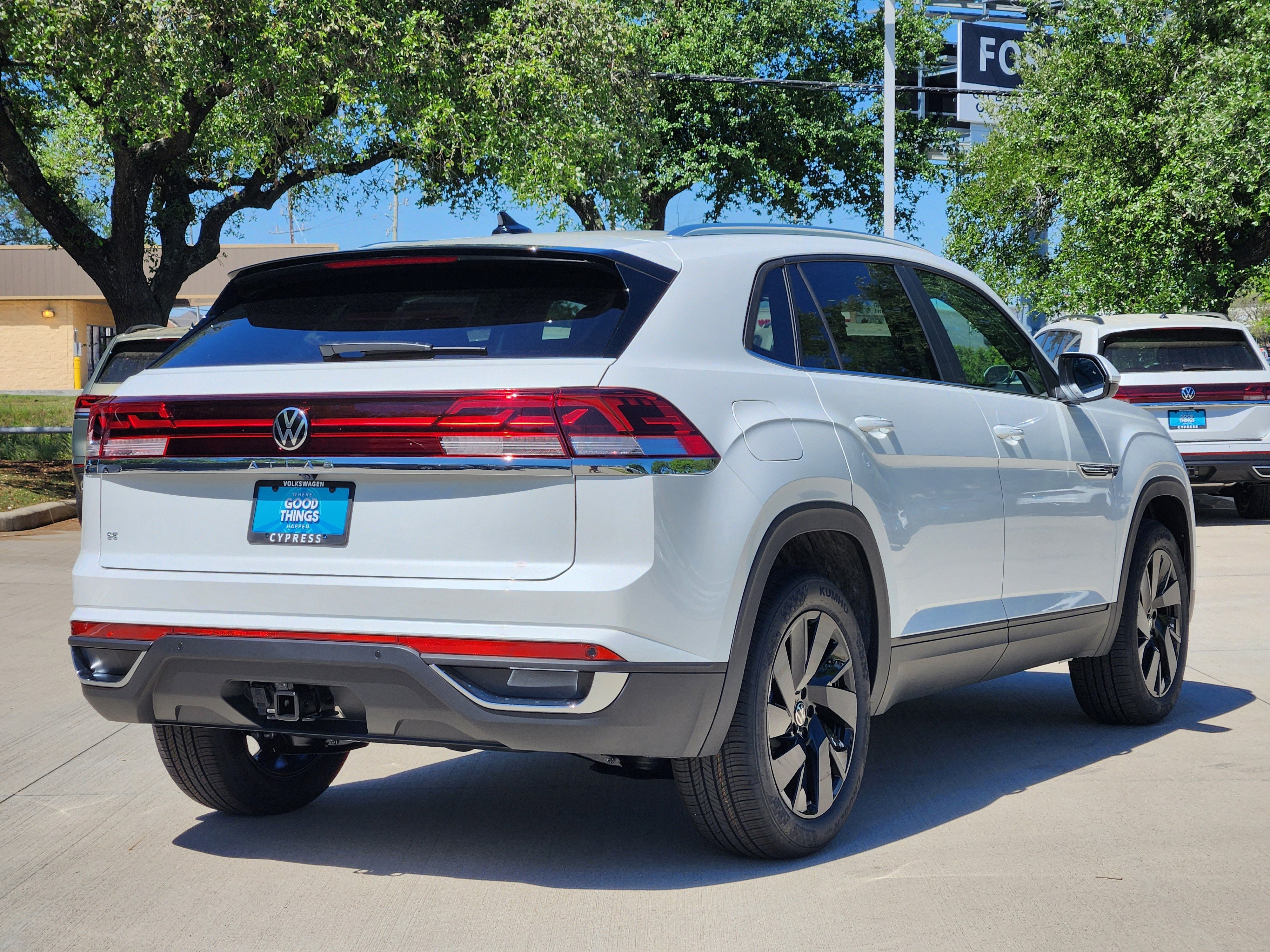 2026 Volkswagen Atlas Cross Sport 2.0T SE w/Technology