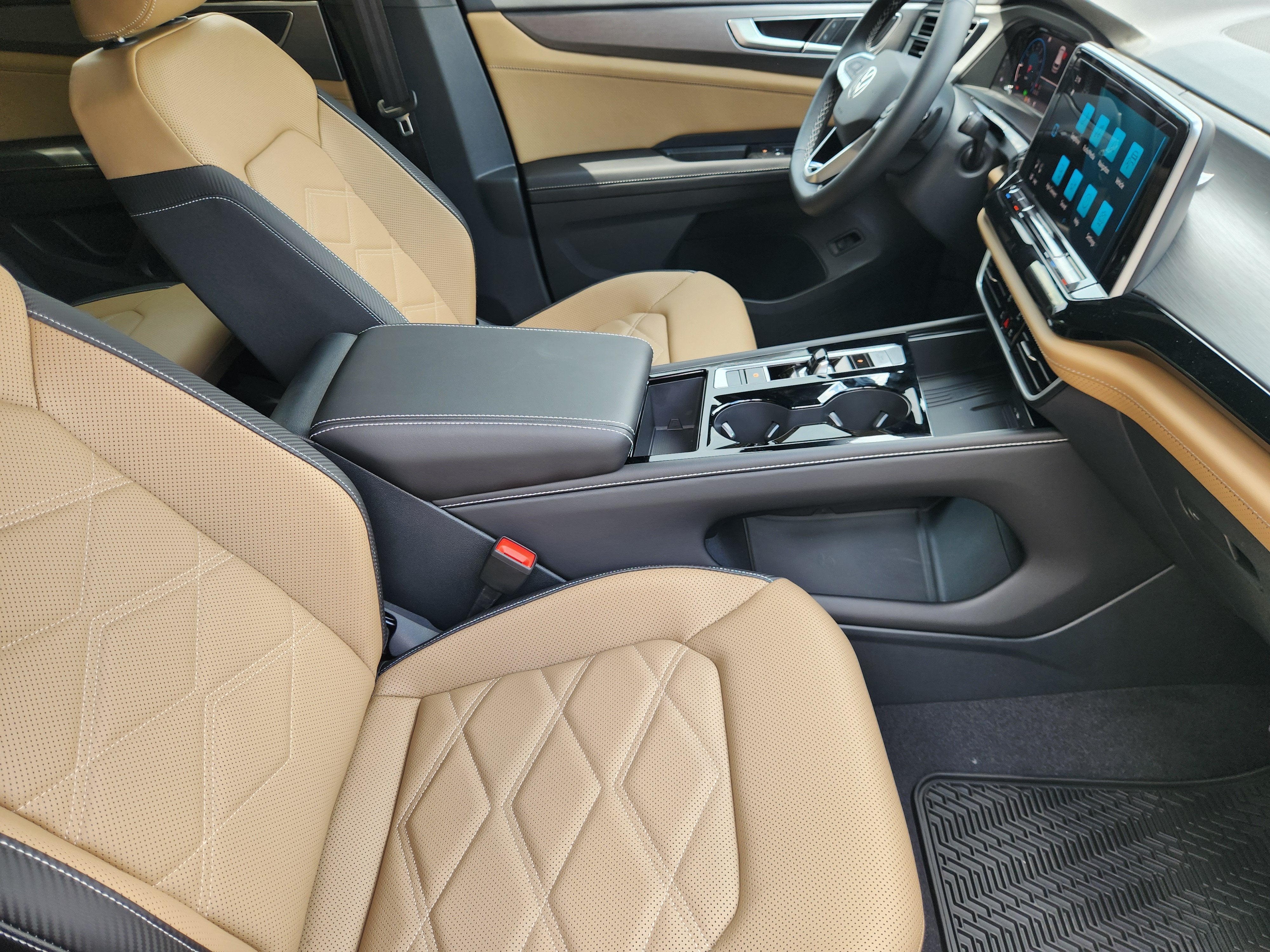 2026 Volkswagen Atlas Cross Sport 2.0T SE w/Technology