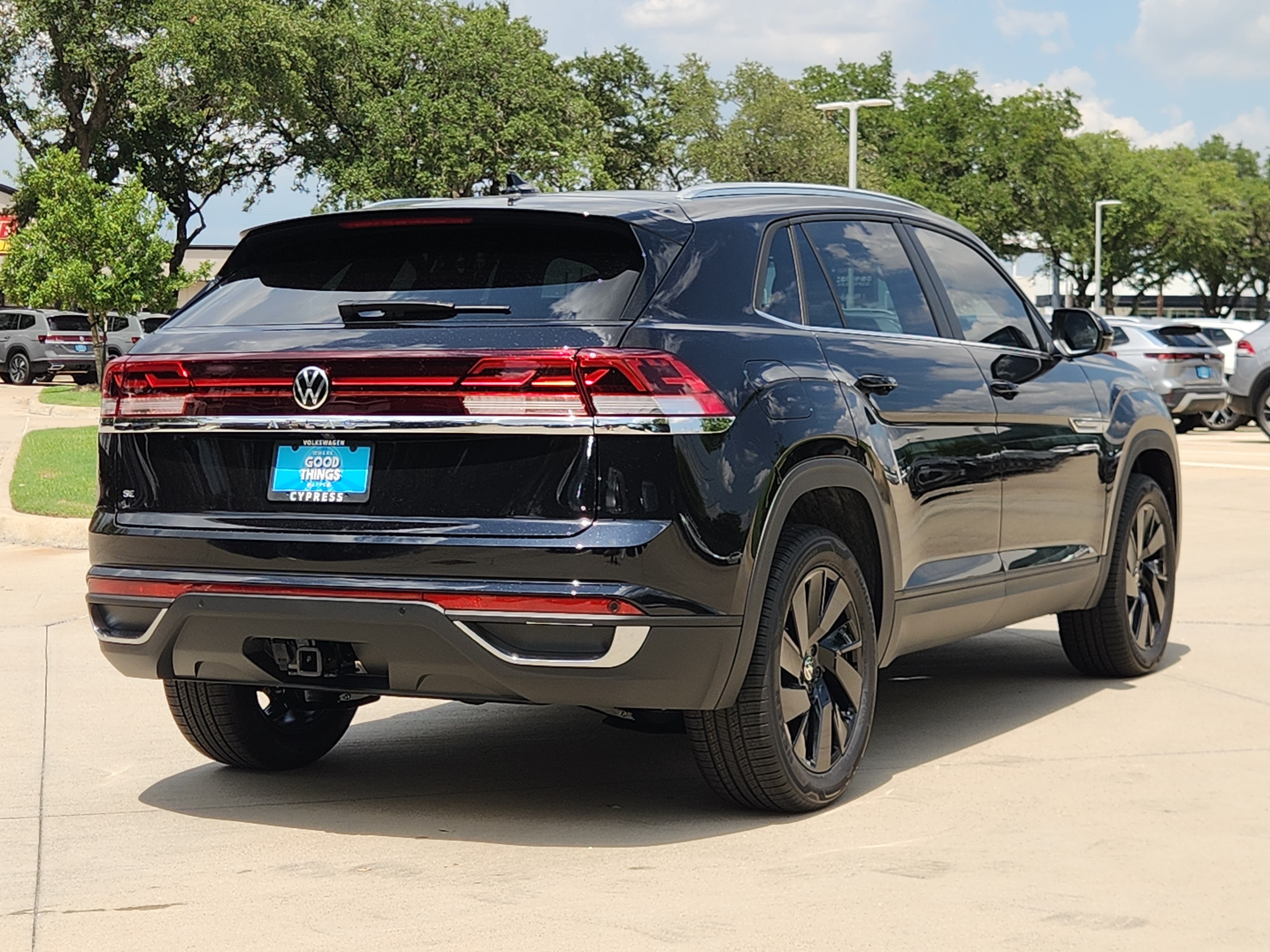 2026 Volkswagen Atlas Cross Sport 2.0T SE w/Technology