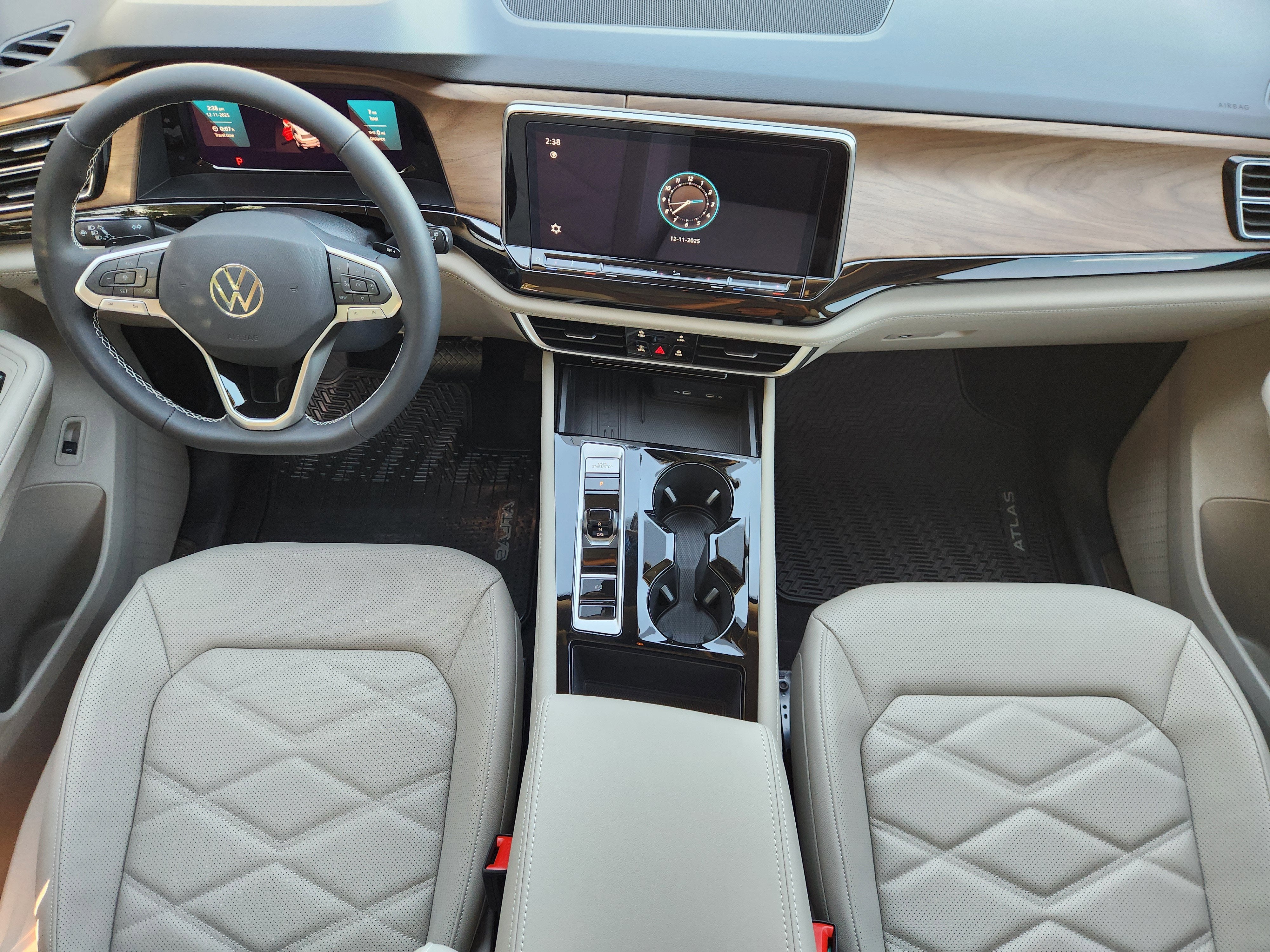 2026 Volkswagen Atlas 2.0T SE w/Technology