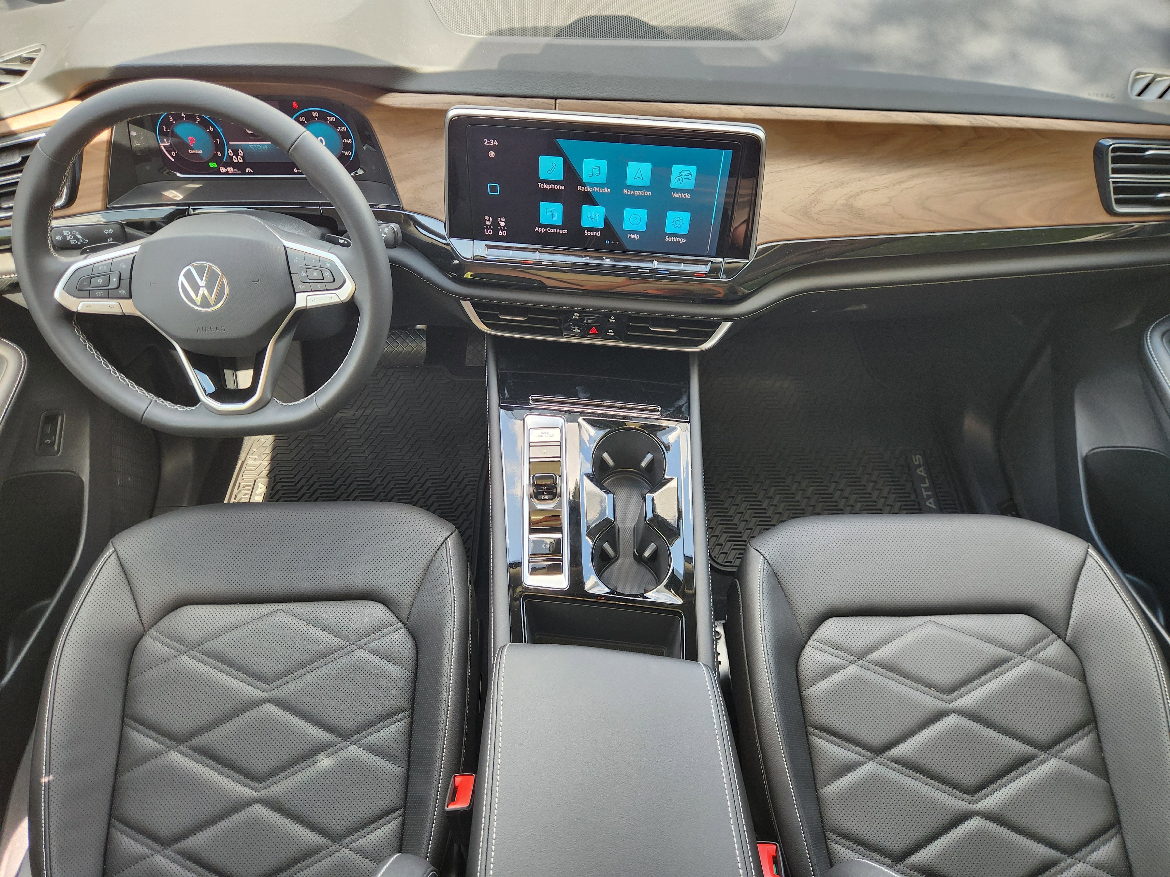 2026 Volkswagen Atlas 2.0T SE w/Technology