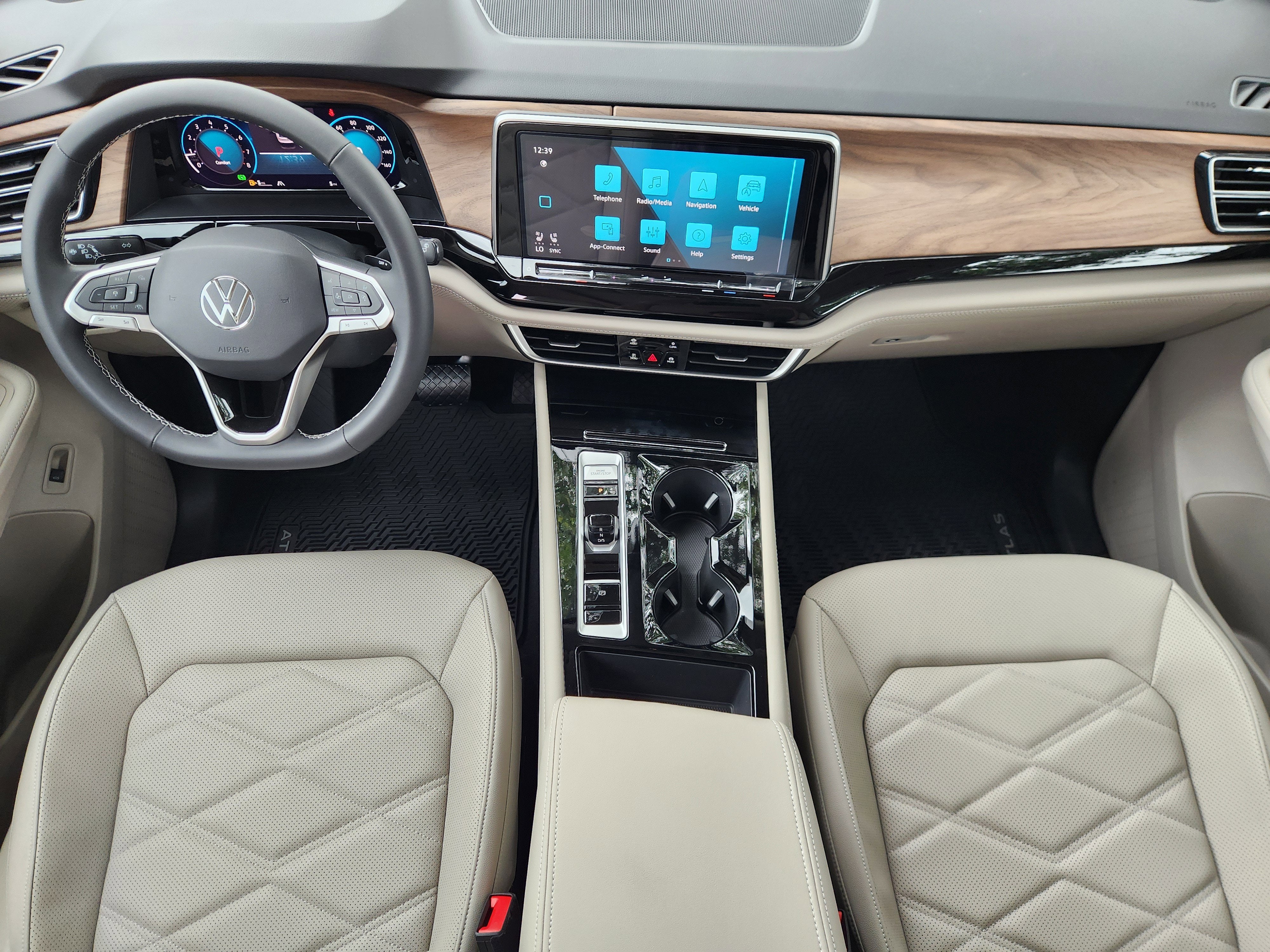 2026 Volkswagen Atlas 2.0T SE w/Technology