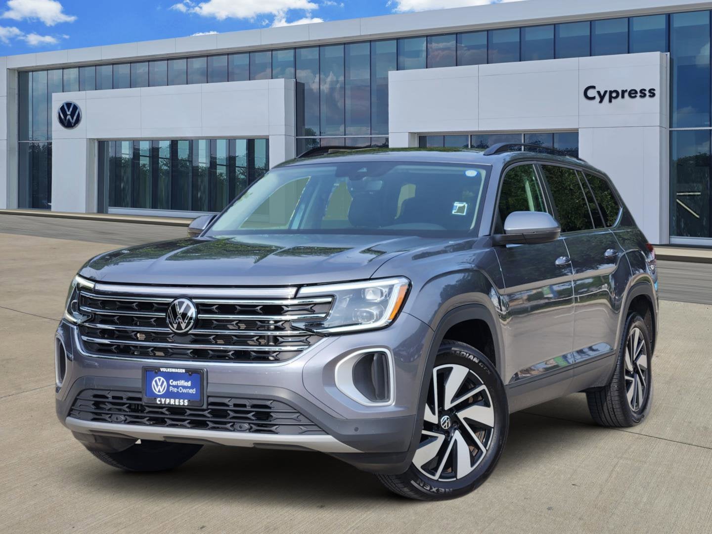 2024 Volkswagen Atlas 2.0T SE w/Technology