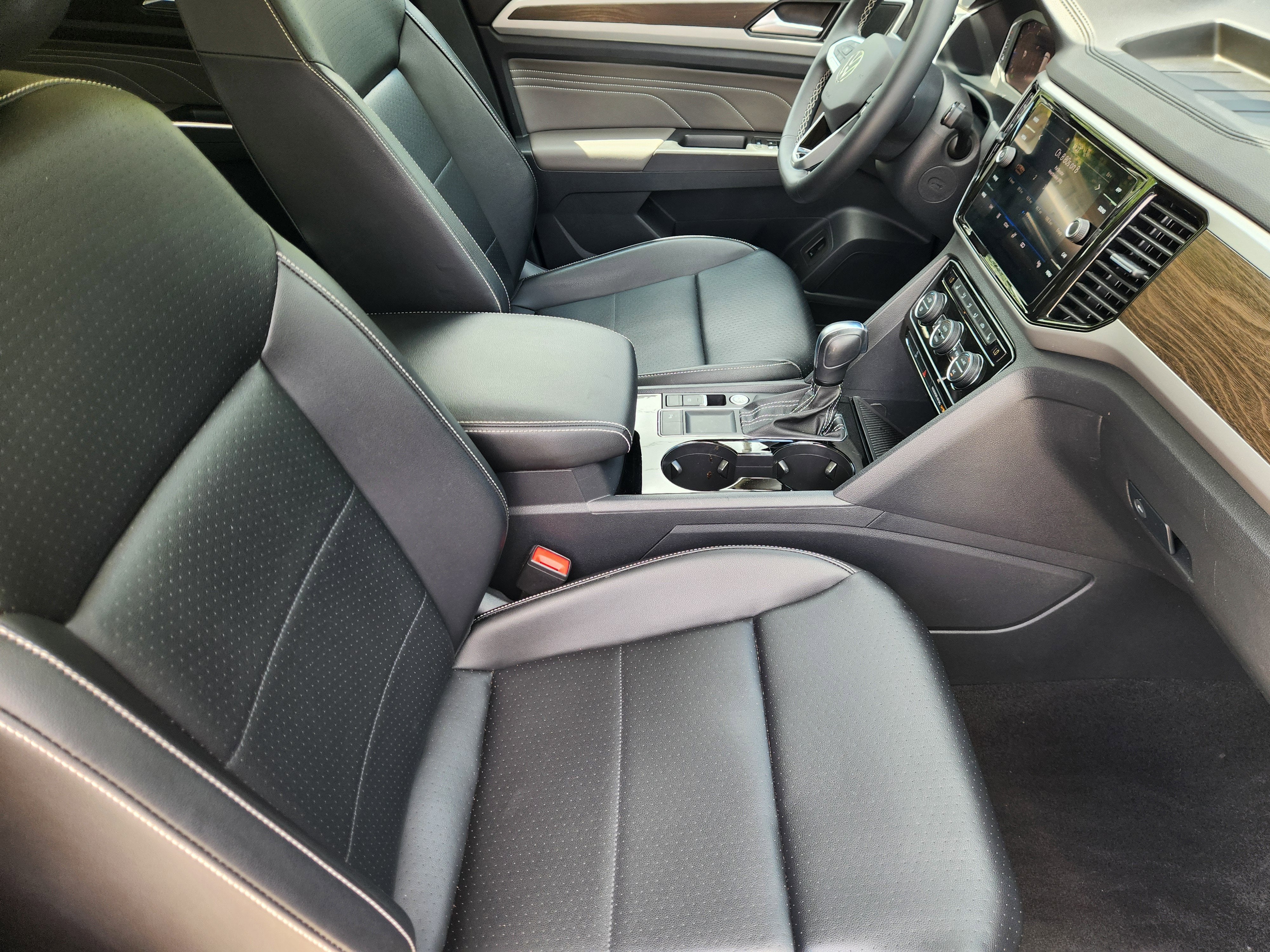 2022 Volkswagen Atlas 3.6L V6 SE w/Technology