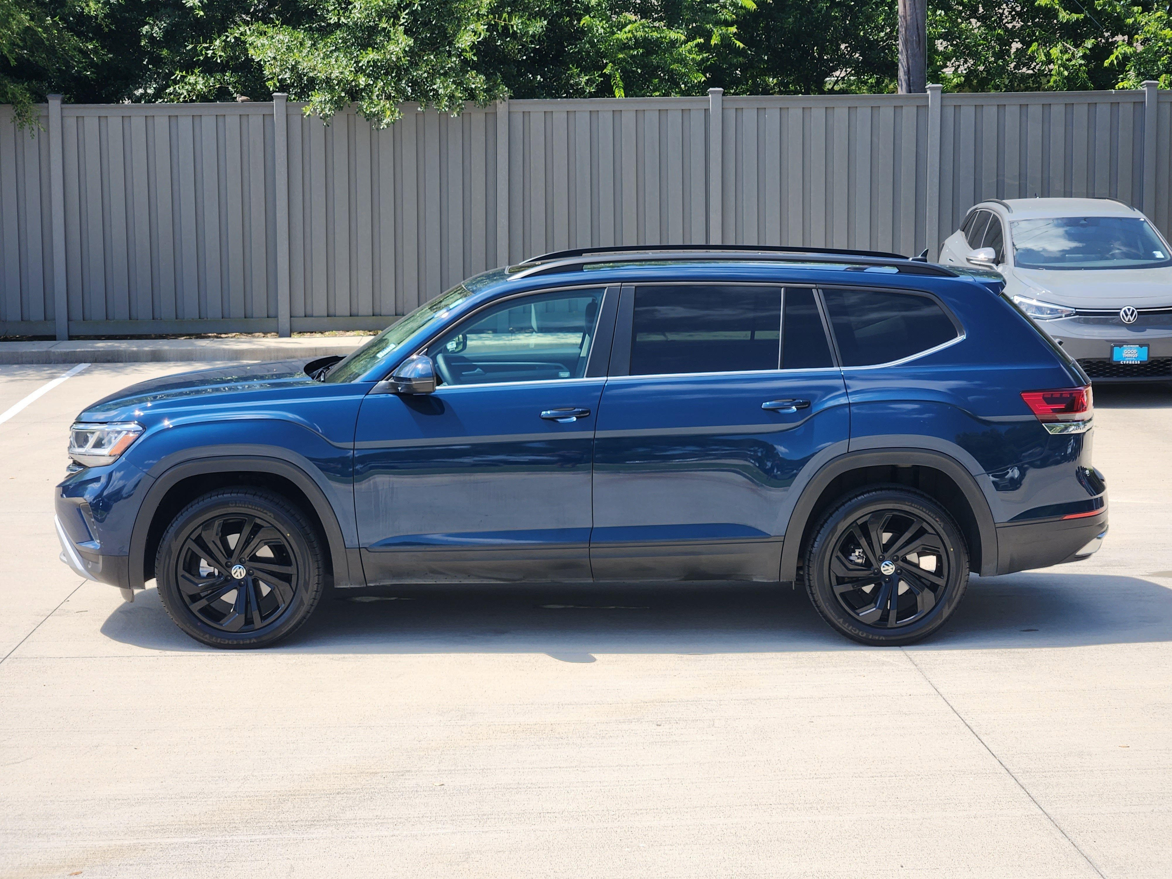 2022 Volkswagen Atlas 3.6L V6 SE w/Technology