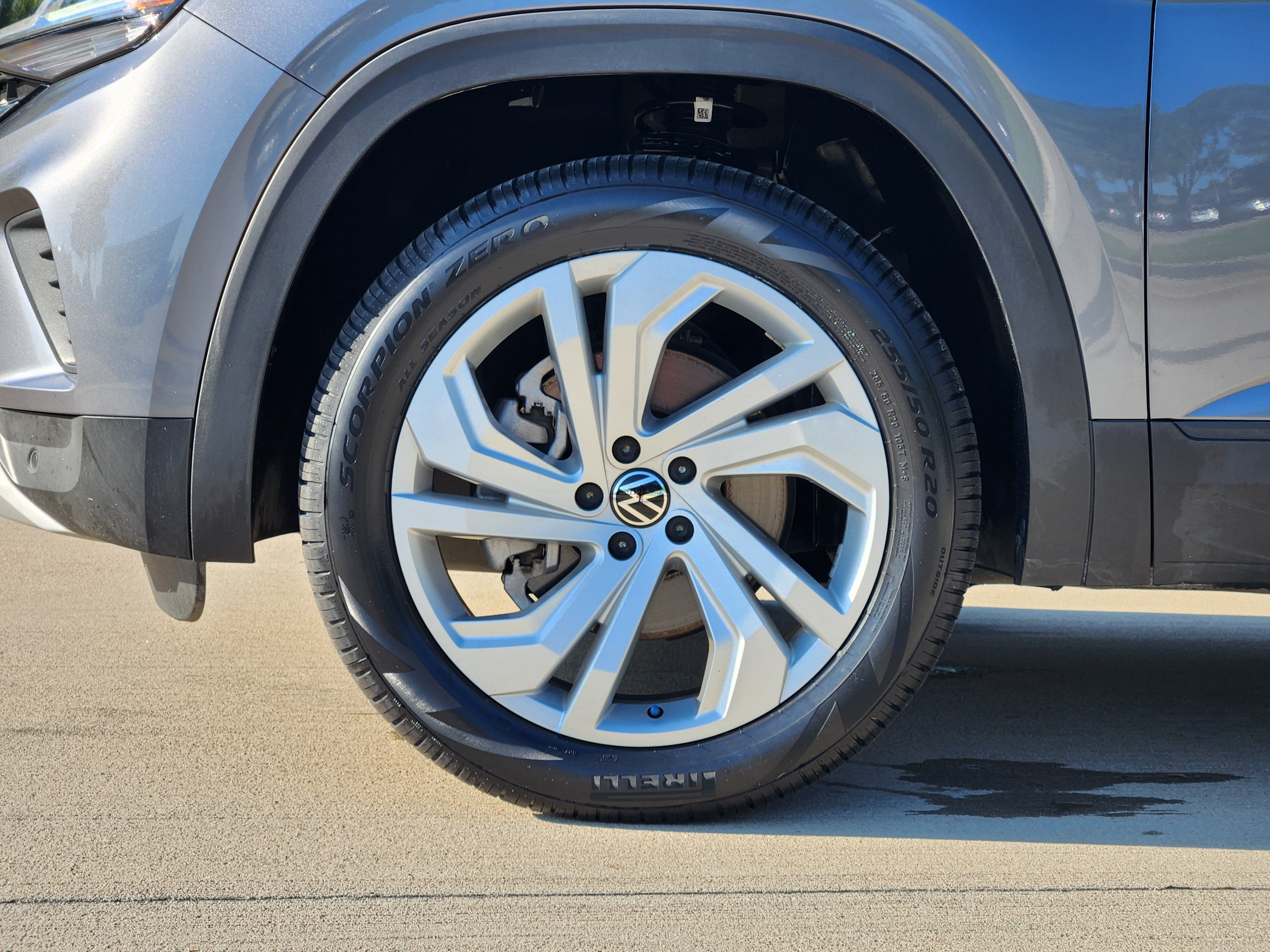 2023 Volkswagen Atlas 3.6L V6 SE w/Technology
