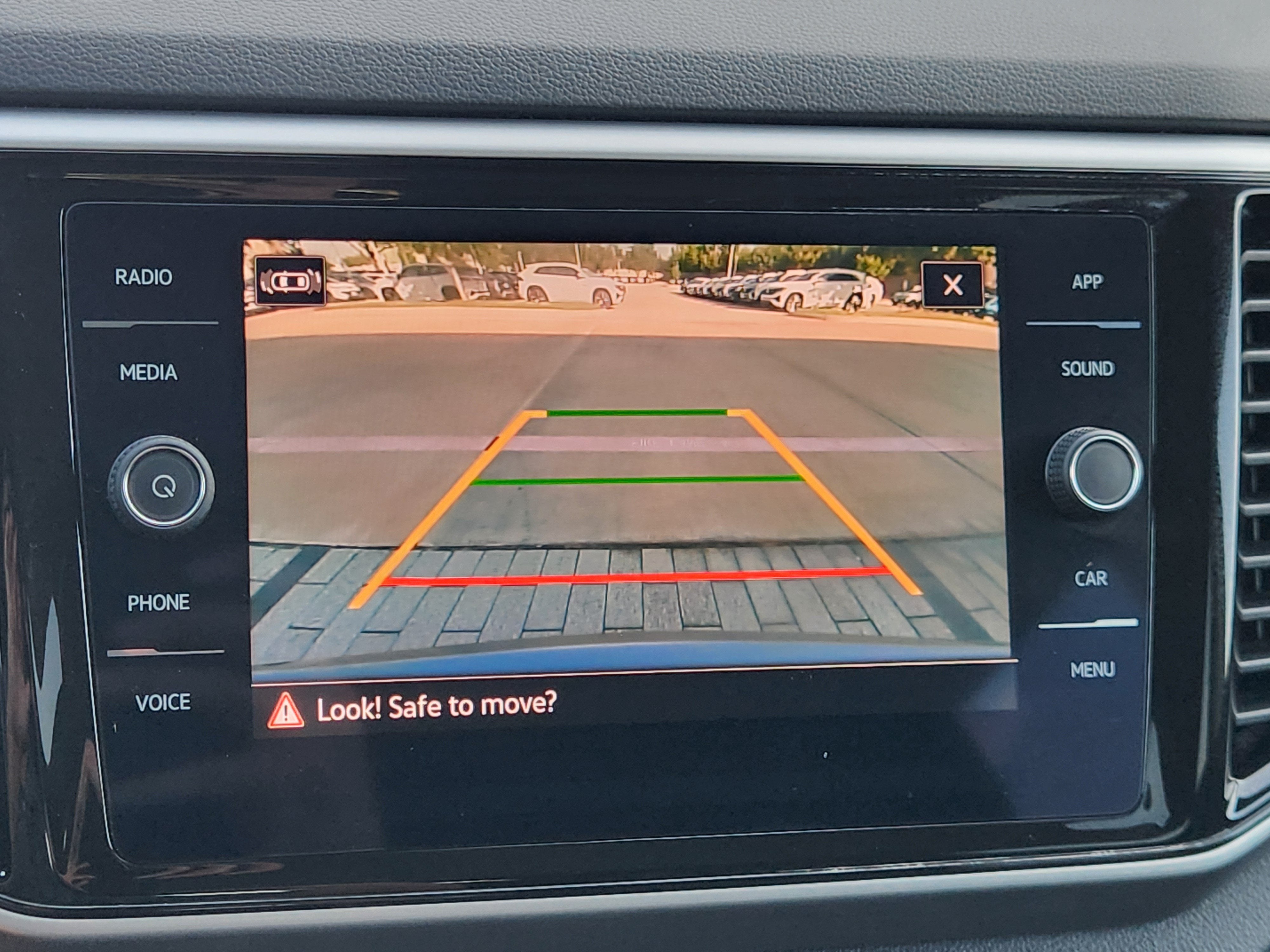 2023 Volkswagen Atlas 3.6L V6 SE w/Technology
