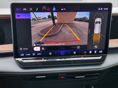 2027 Volkswagen Atlas SE w/Technology