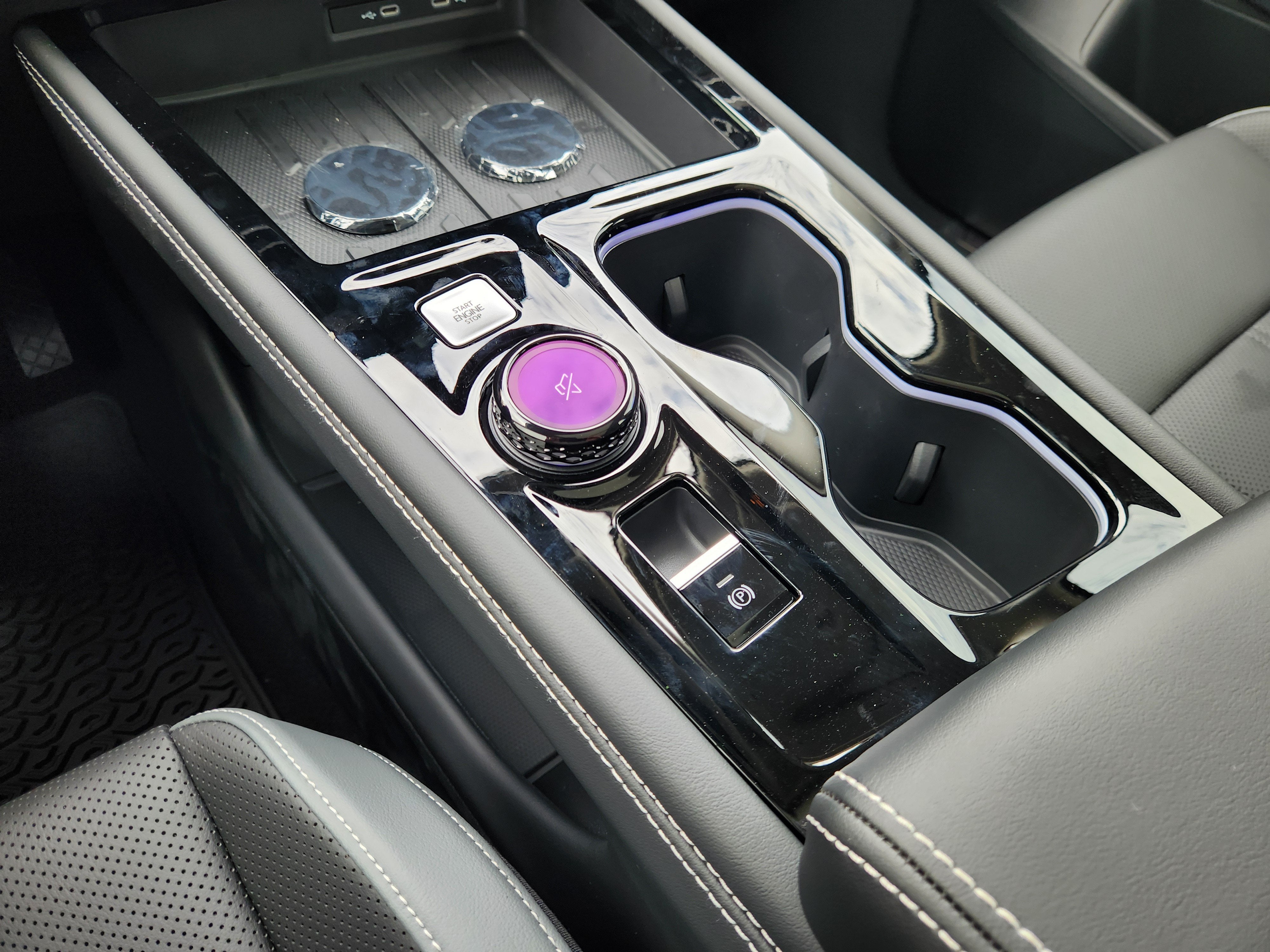 2027 Volkswagen Atlas SE w/Technology