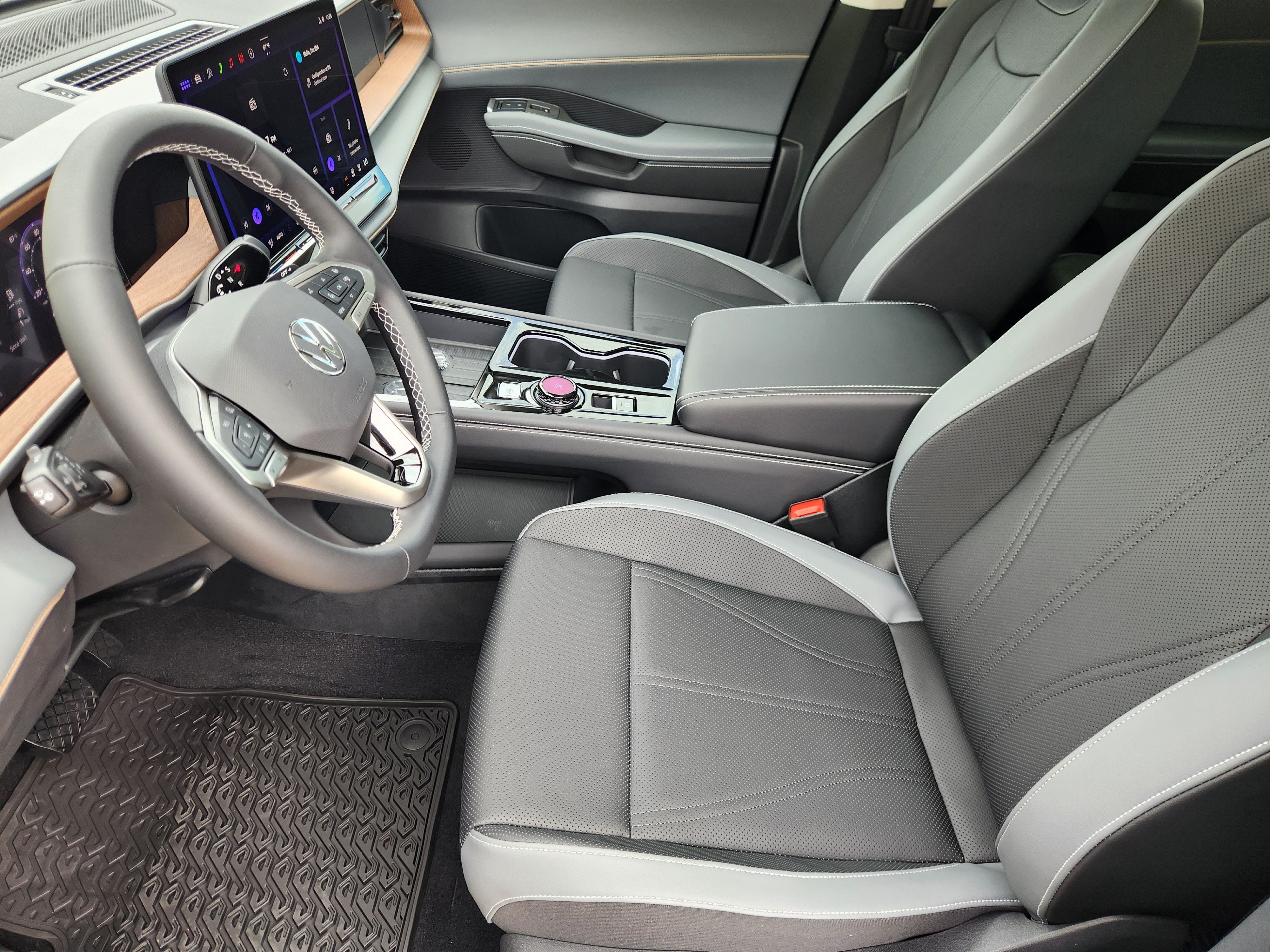 2027 Volkswagen Atlas SE w/Technology