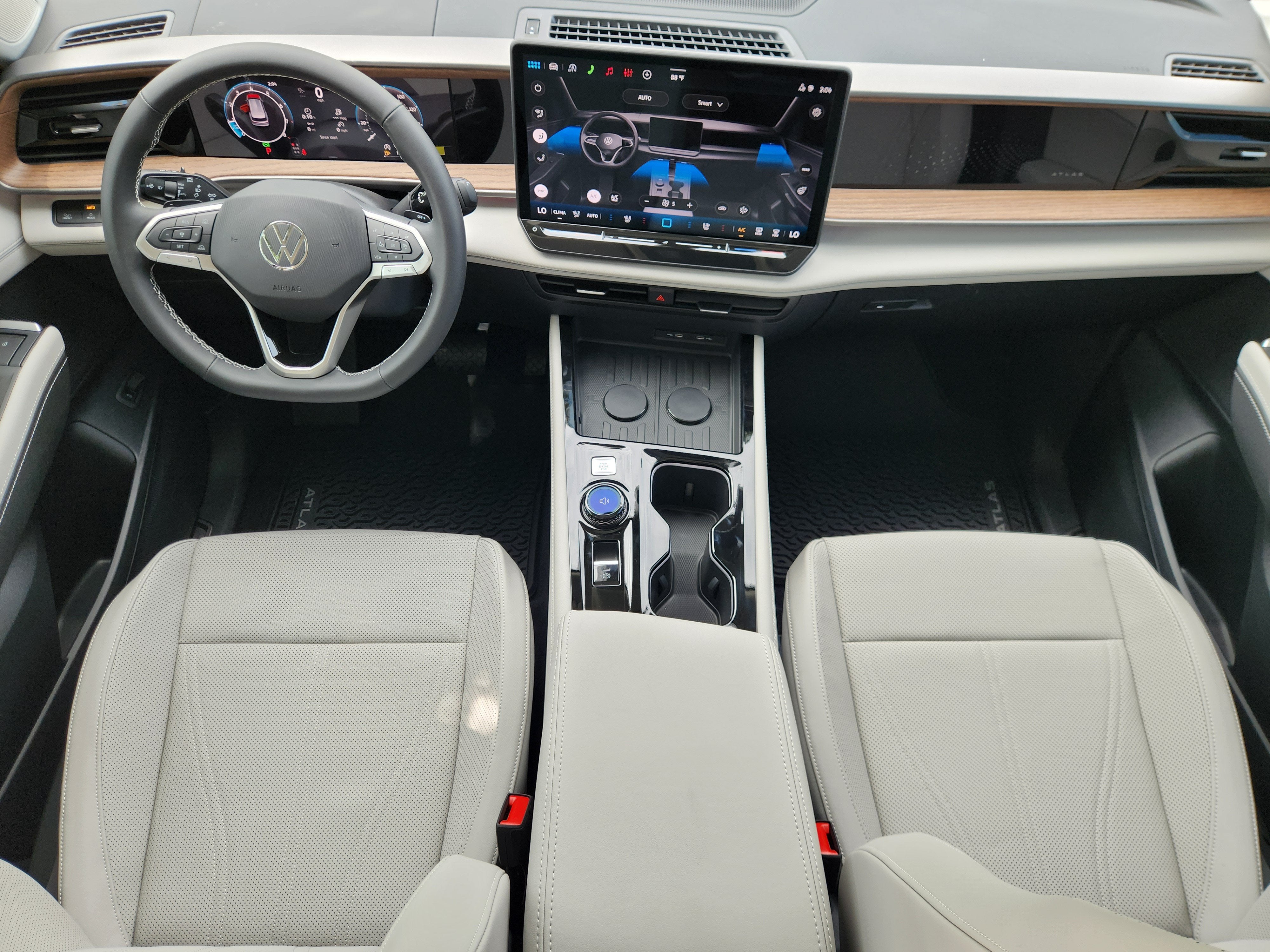 2027 Volkswagen Atlas SE w/Technology