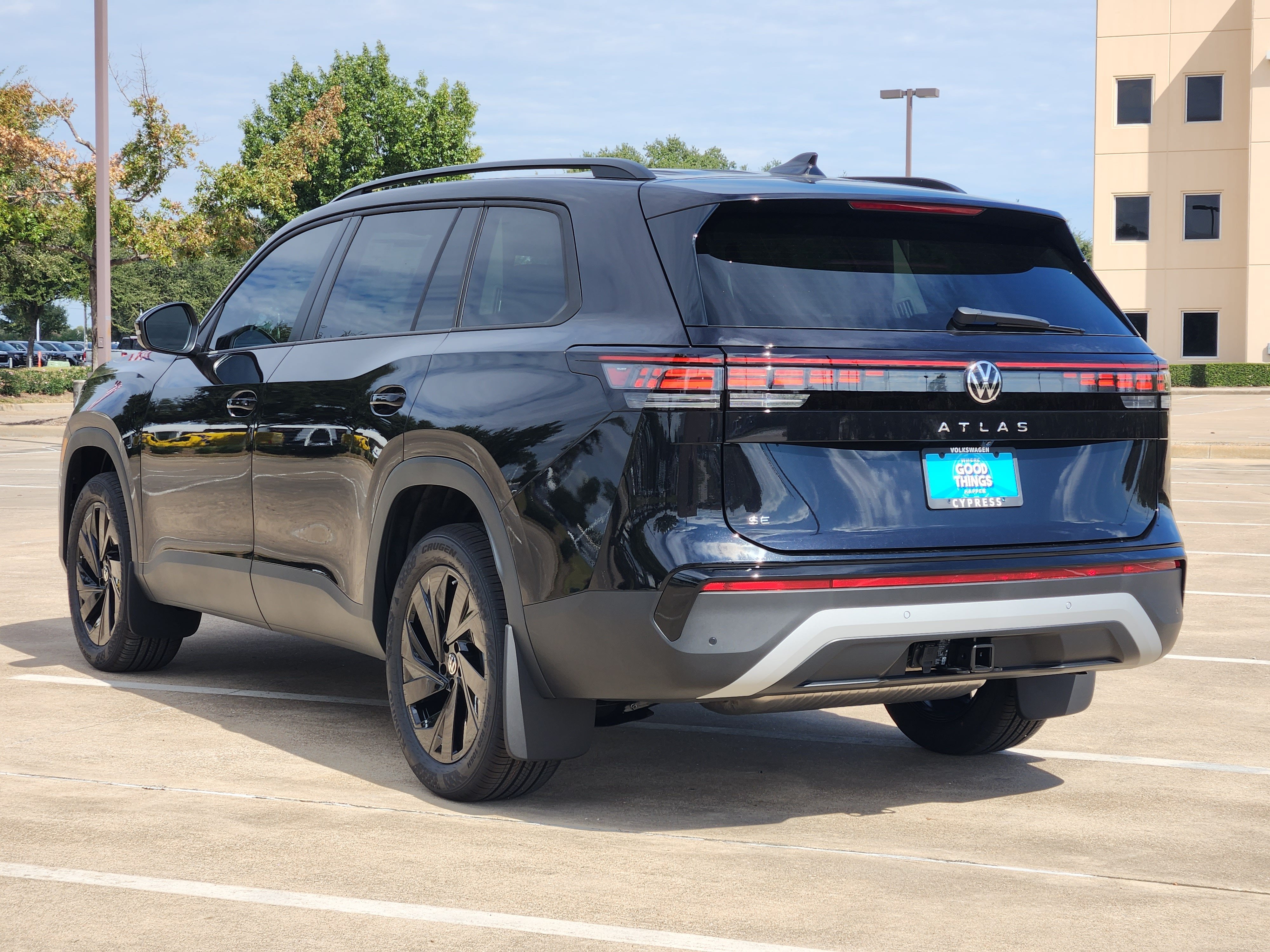 2027 Volkswagen Atlas SE w/Technology