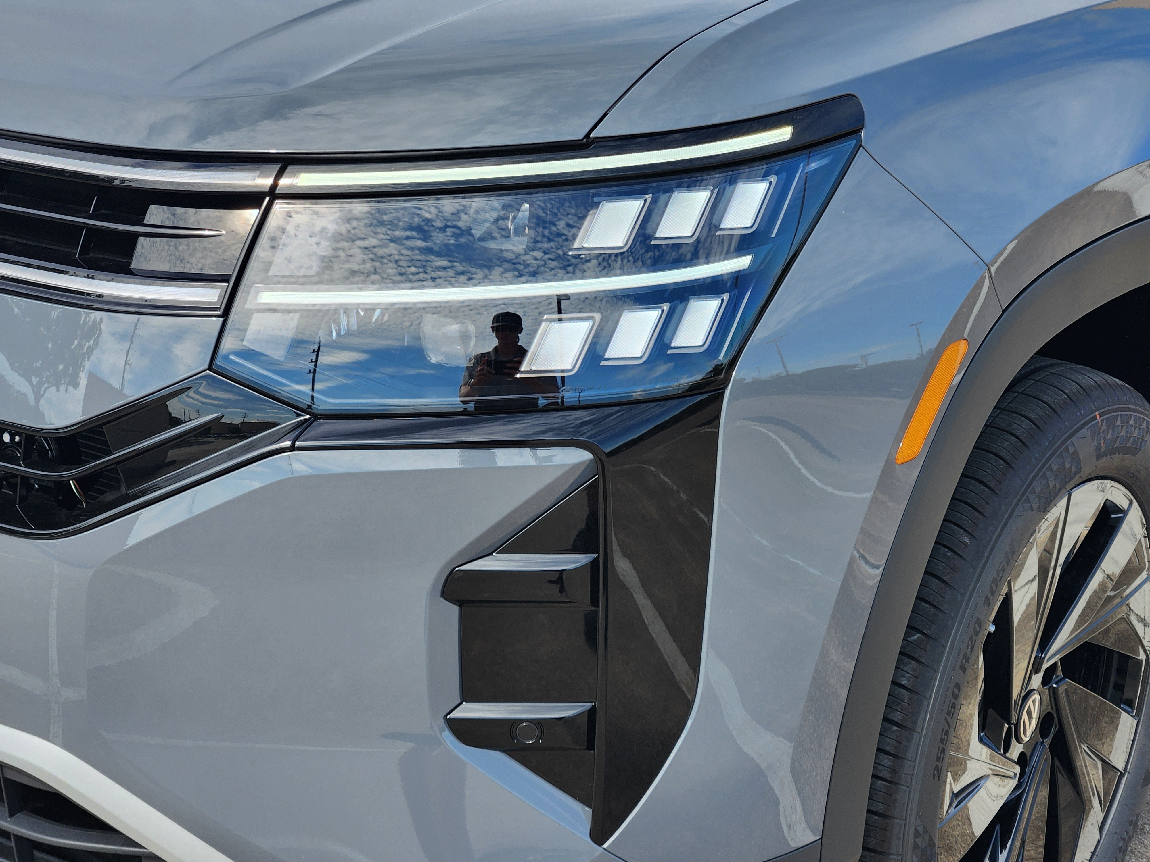 2027 Volkswagen Atlas SE w/Technology