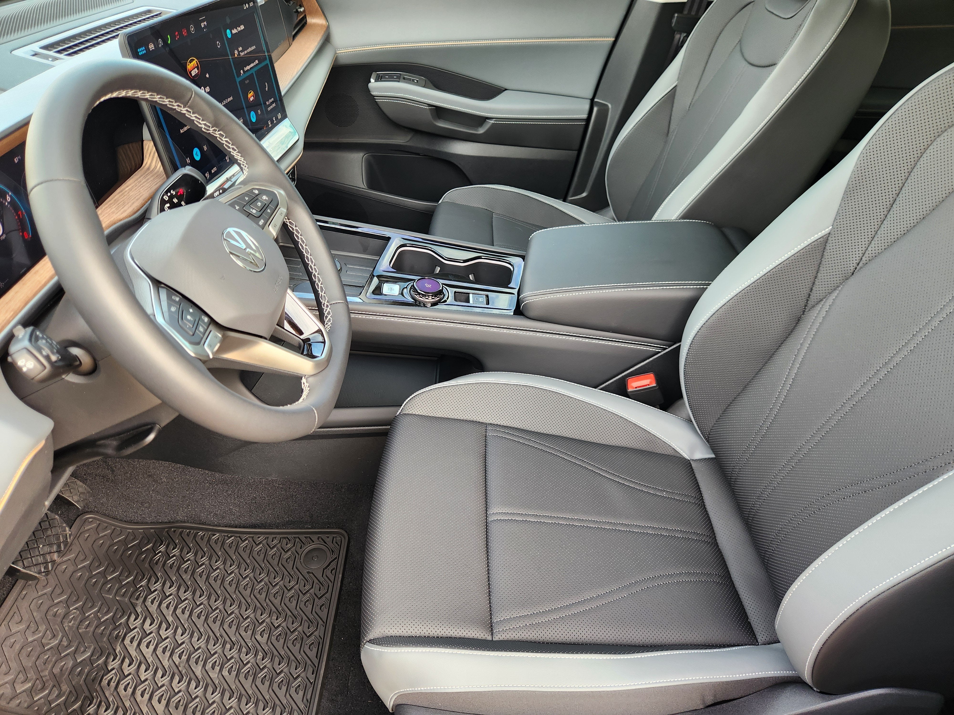 2027 Volkswagen Atlas SE w/Technology