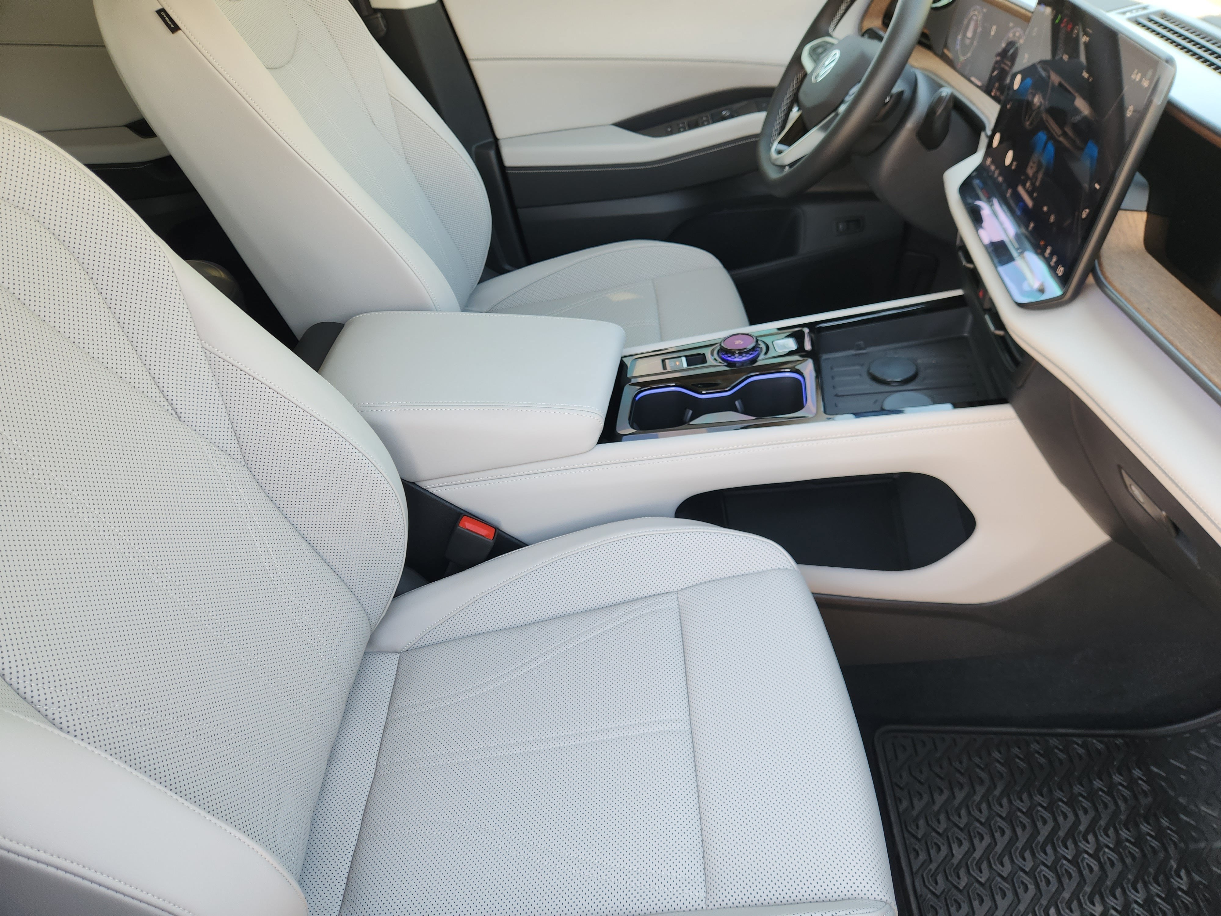 2027 Volkswagen Atlas SE w/Technology