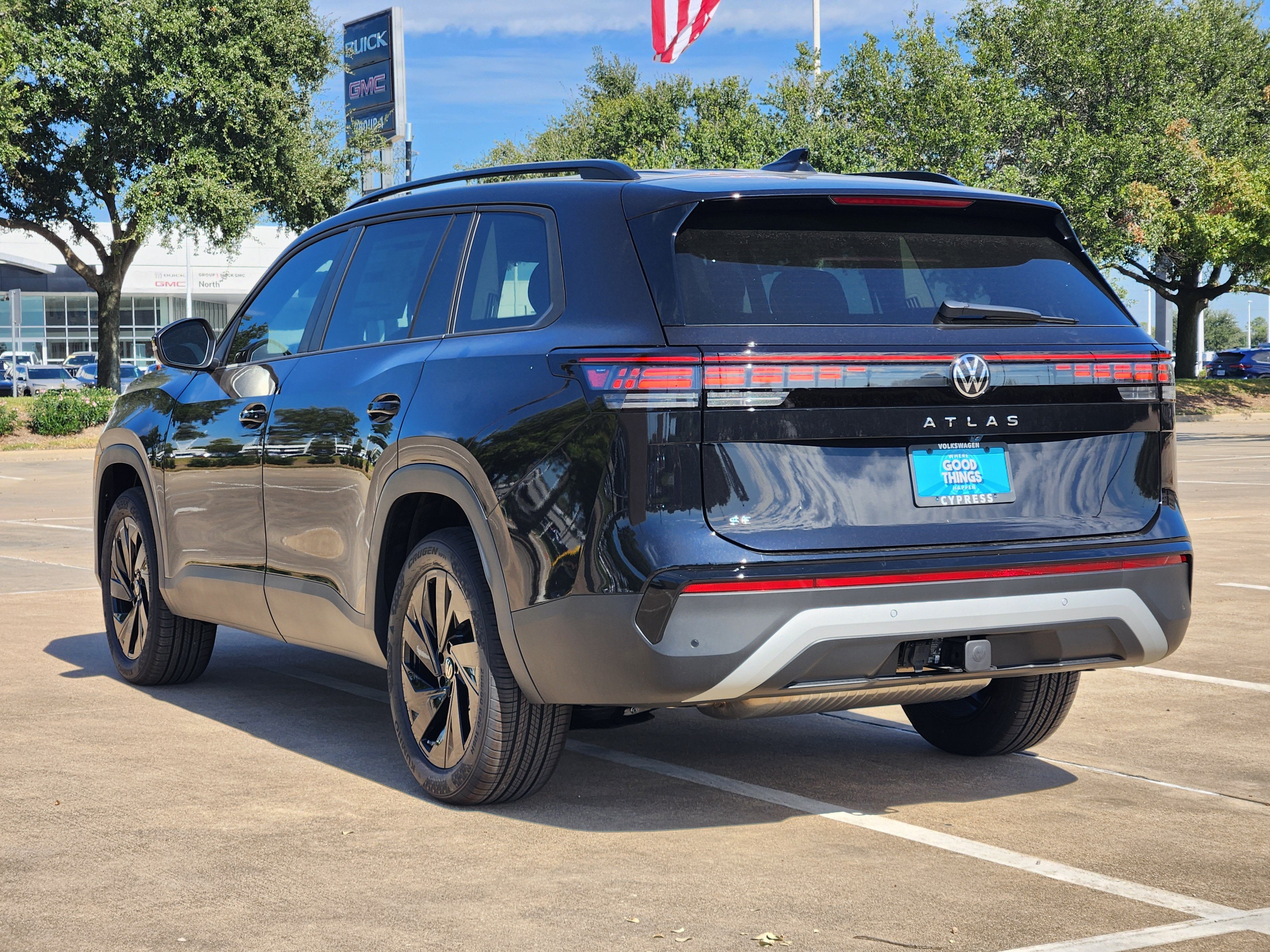 2027 Volkswagen Atlas SE w/Technology