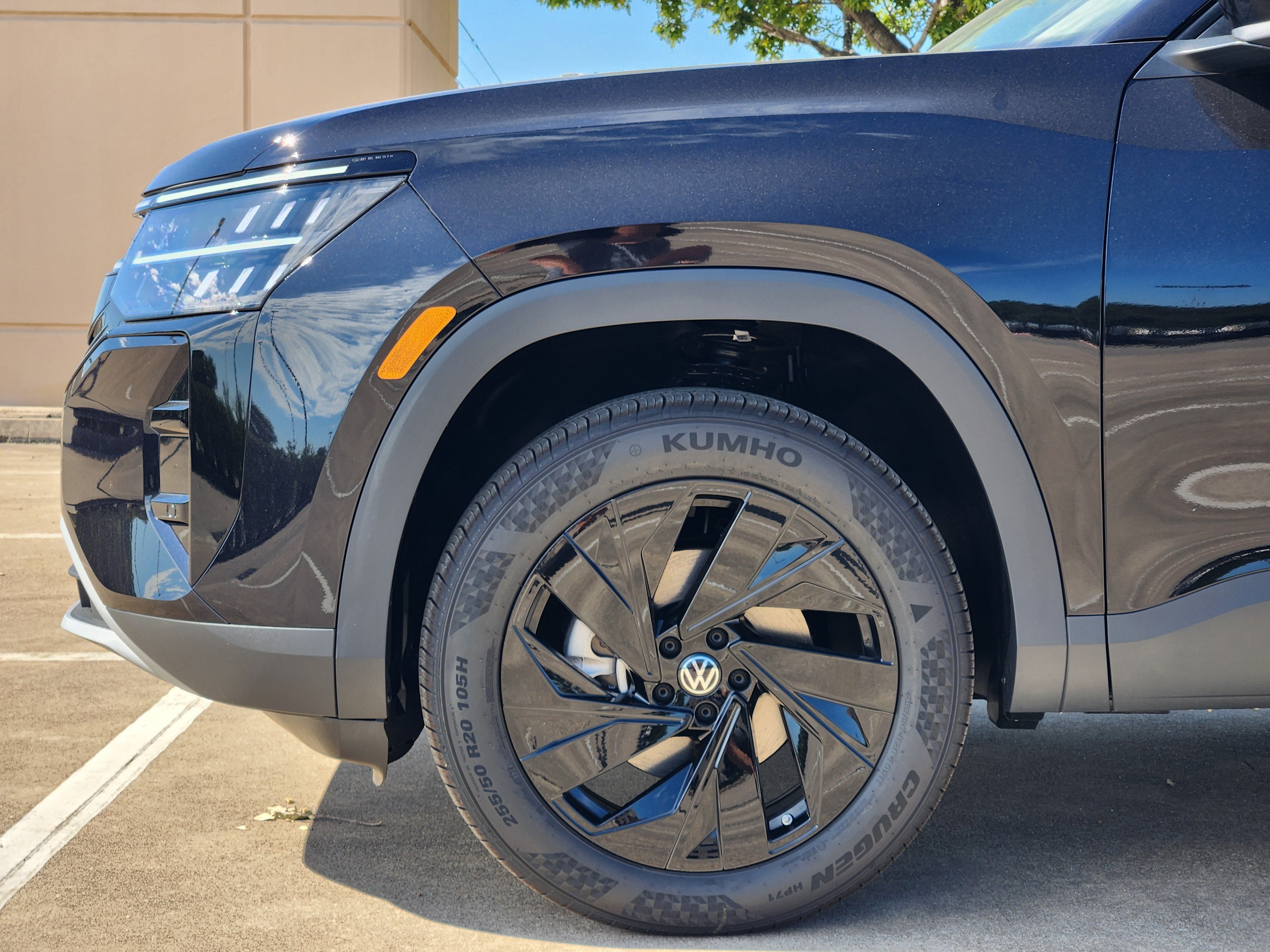 2027 Volkswagen Atlas SE w/Technology