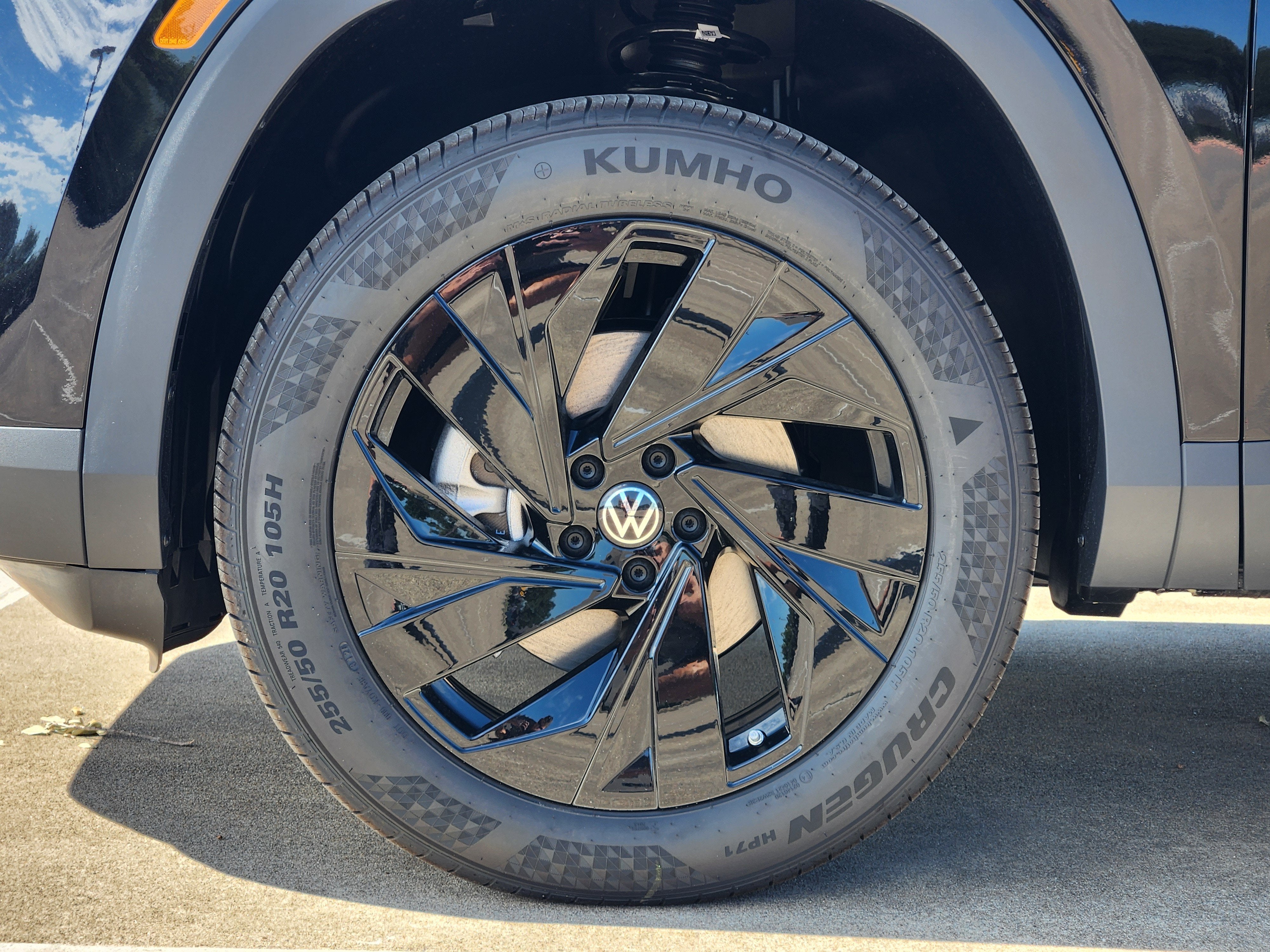 2027 Volkswagen Atlas SE w/Technology