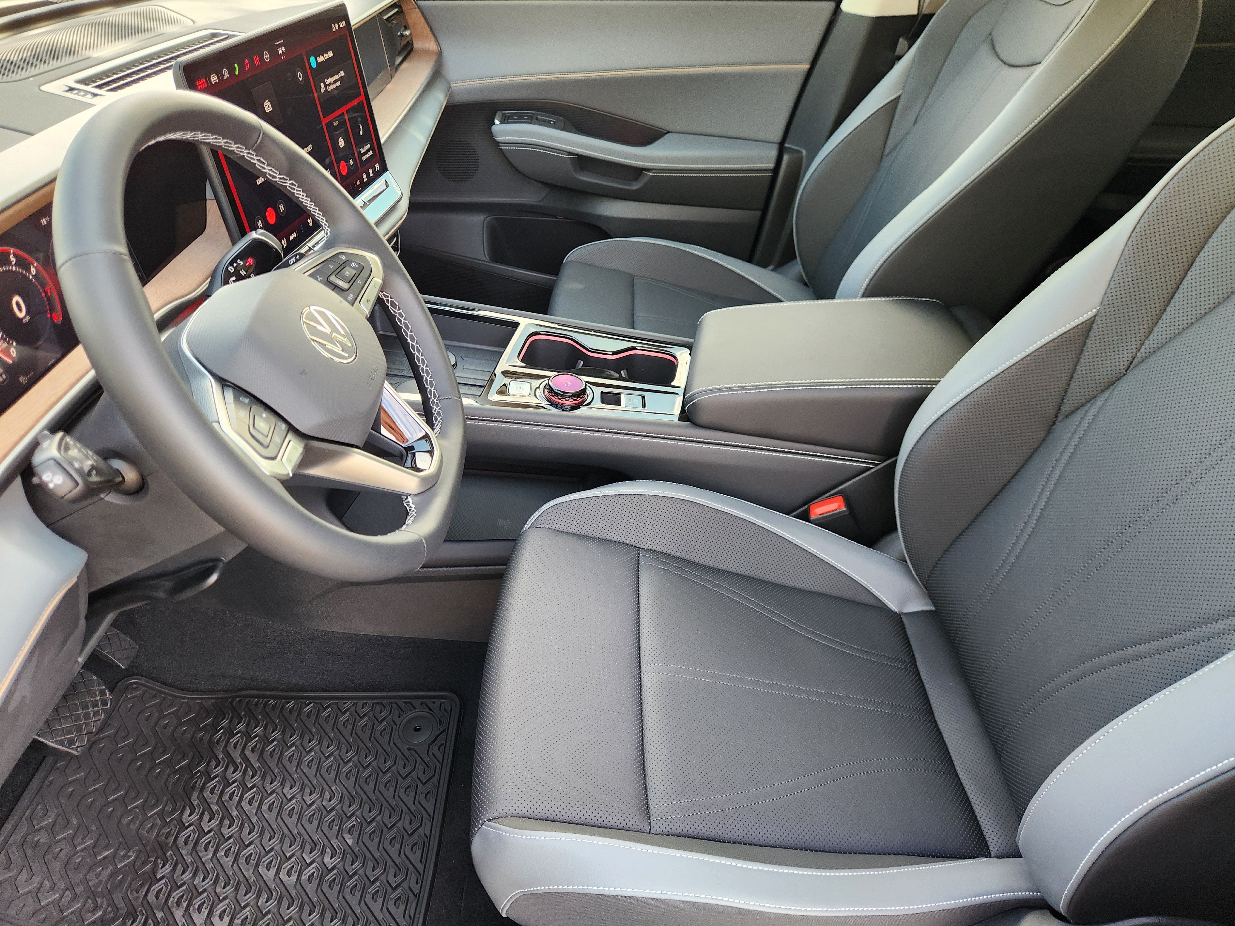 2027 Volkswagen Atlas SE w/Technology