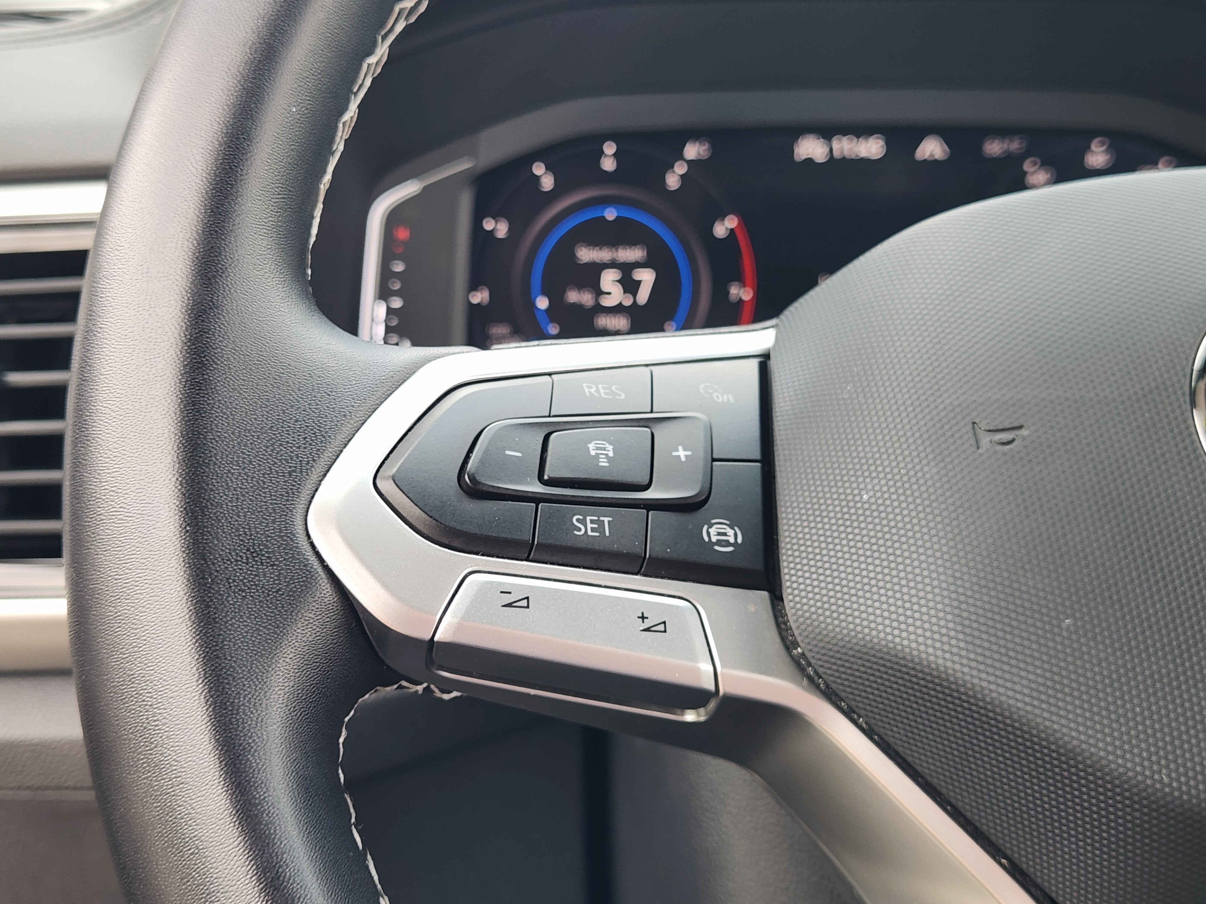 2023 Volkswagen Atlas Cross Sport 3.6L V6 SE w/Technology