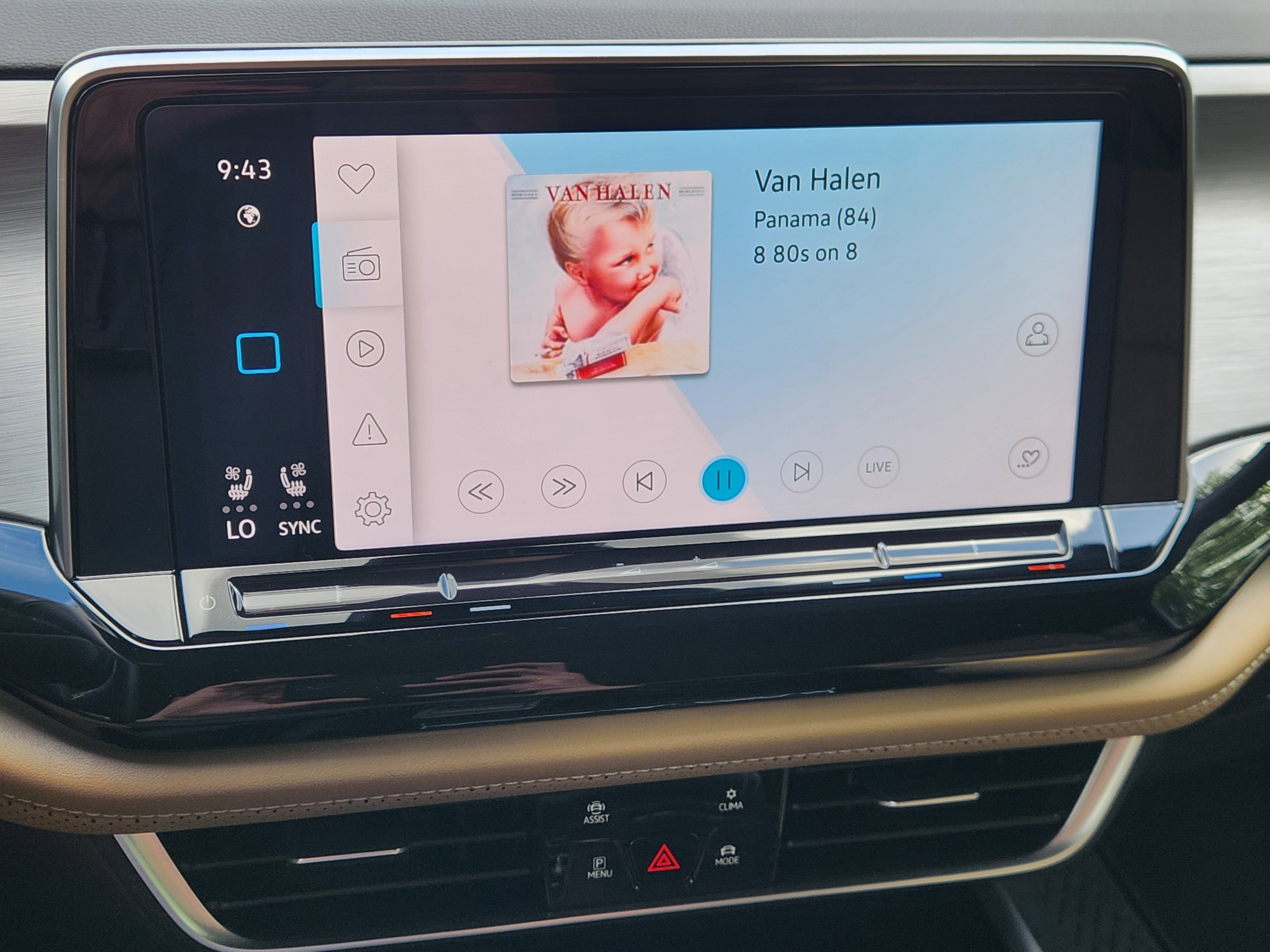 2025 Volkswagen Atlas Cross Sport 2.0T SE w/Technology