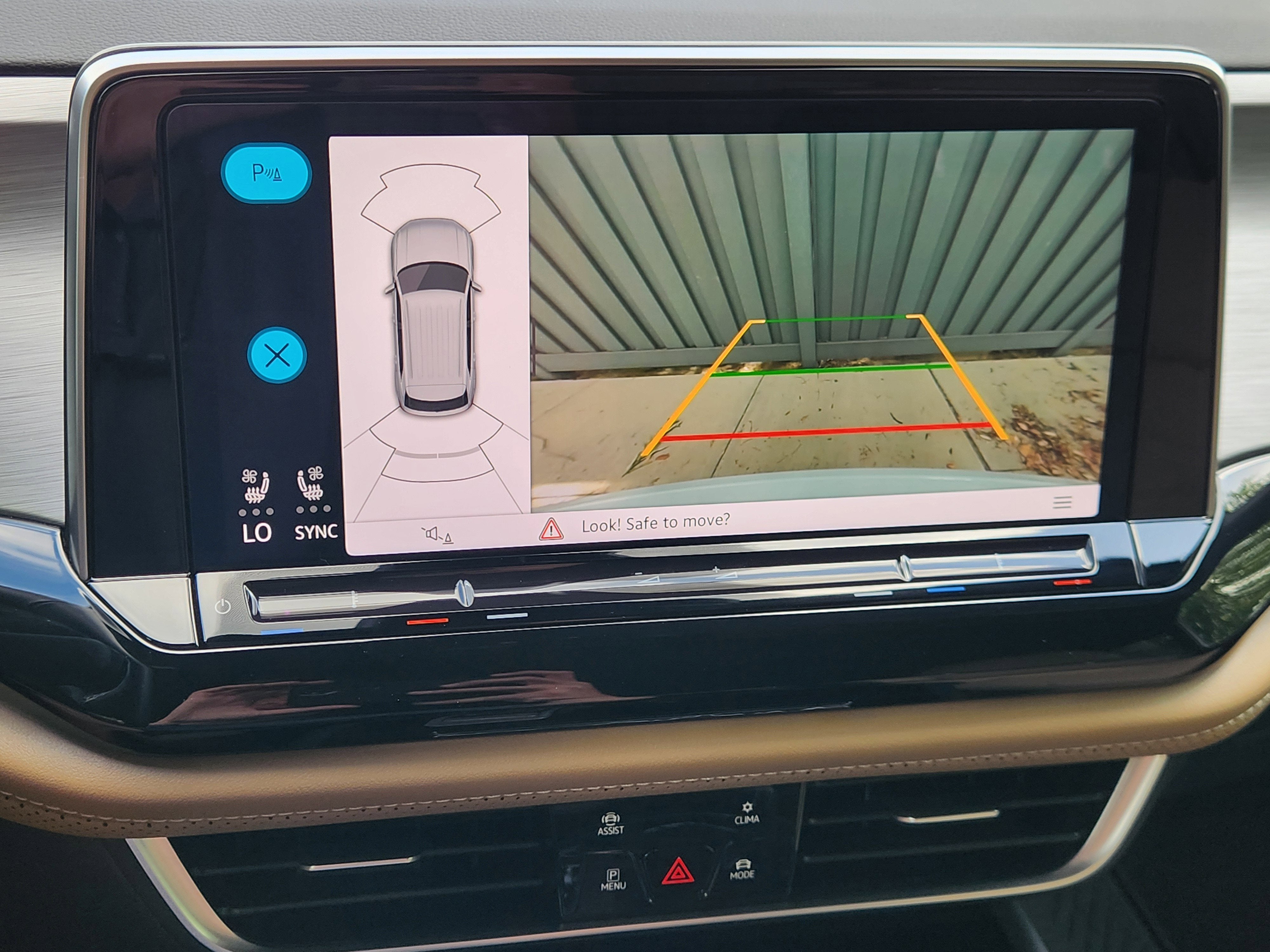 2025 Volkswagen Atlas Cross Sport 2.0T SE w/Technology