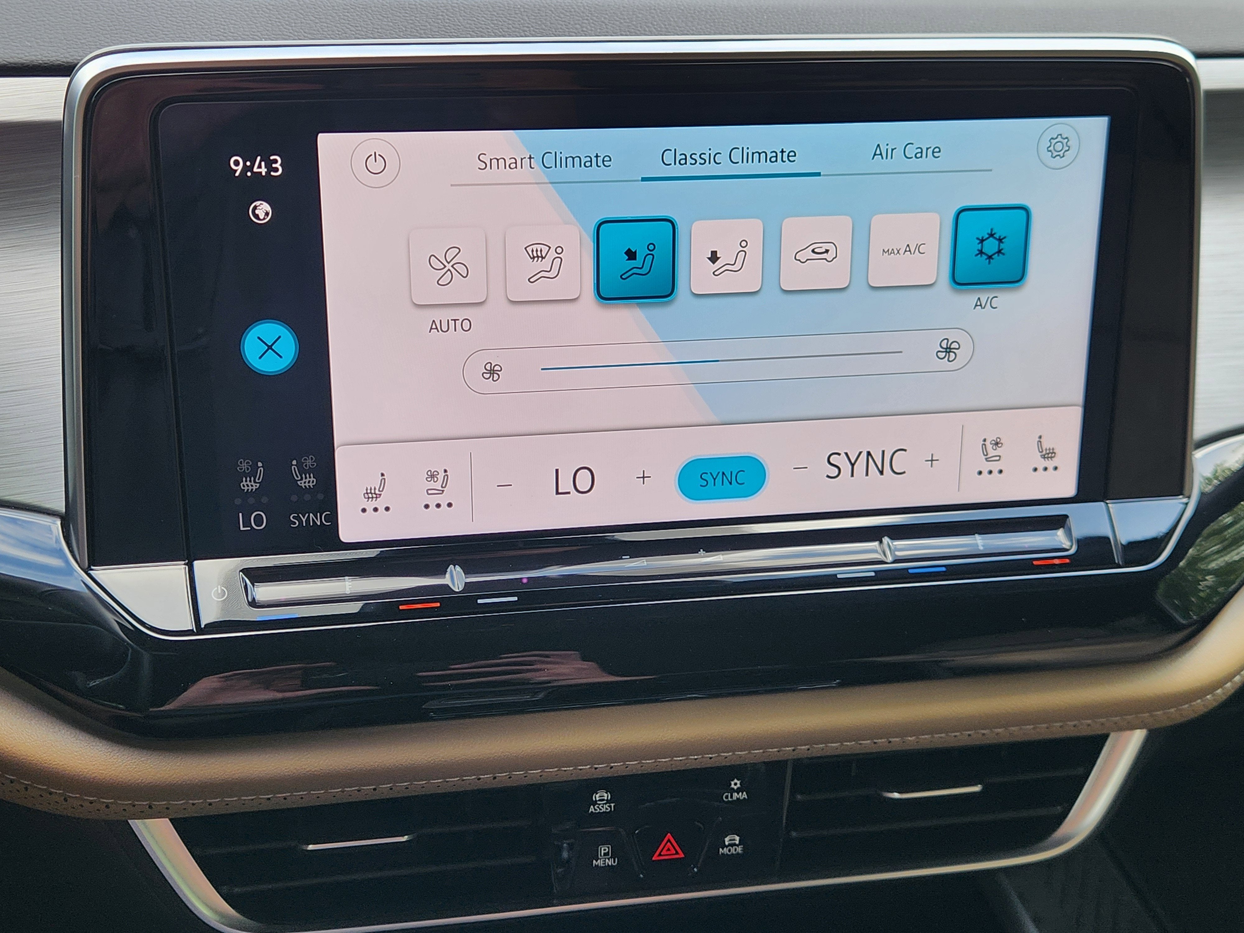 2025 Volkswagen Atlas Cross Sport 2.0T SE w/Technology