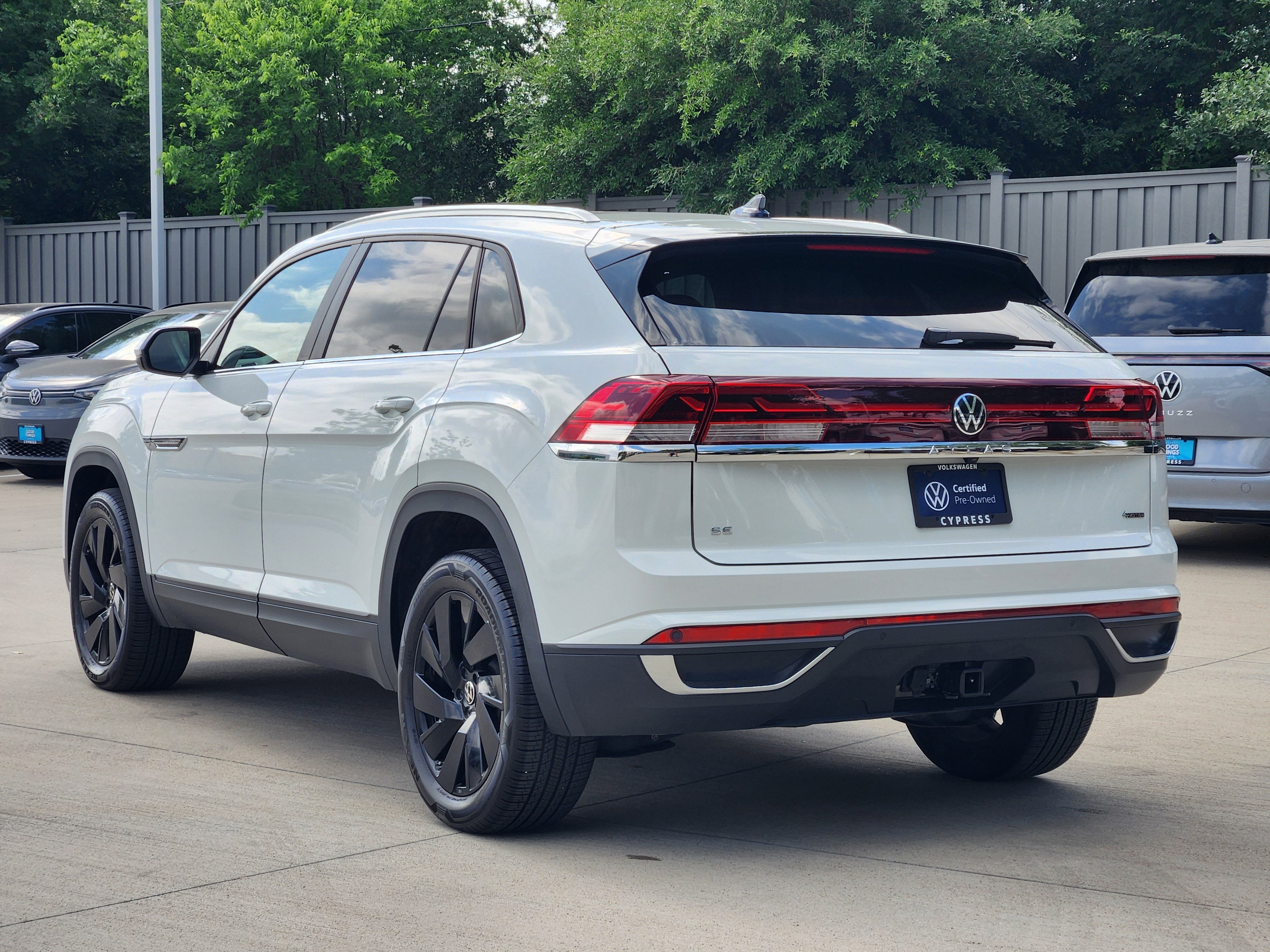 2025 Volkswagen Atlas Cross Sport 2.0T SE w/Technology