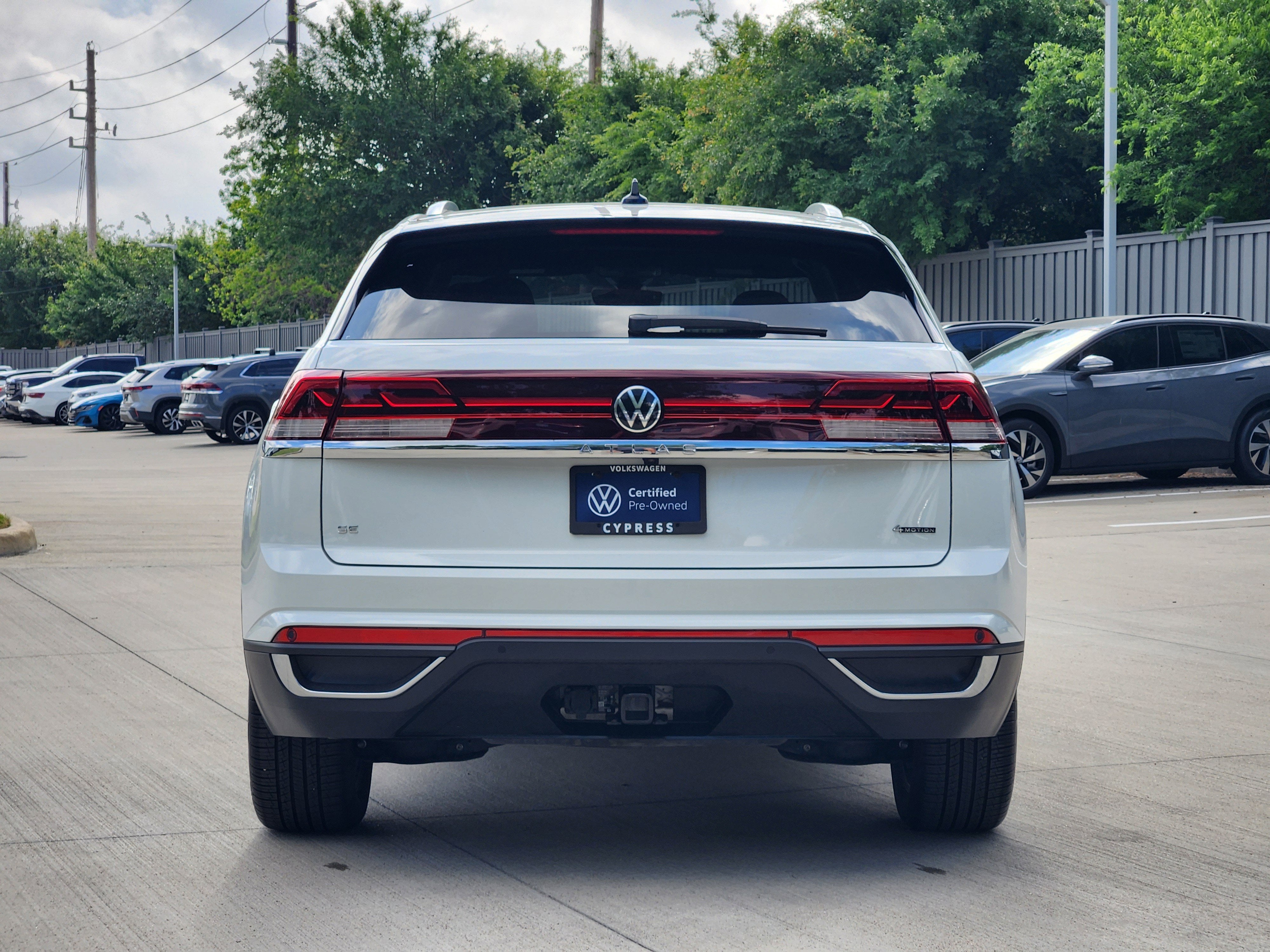 2025 Volkswagen Atlas Cross Sport 2.0T SE w/Technology