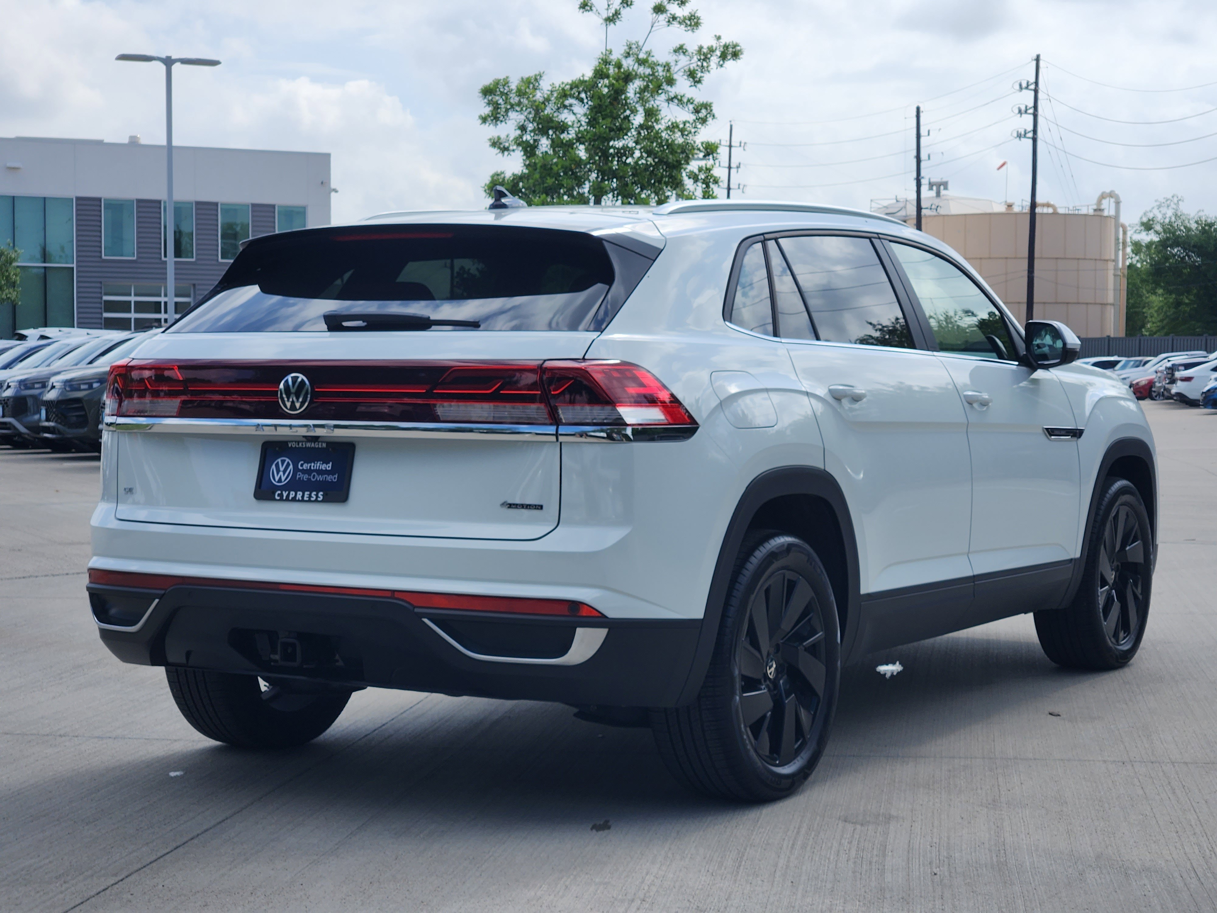 2025 Volkswagen Atlas Cross Sport 2.0T SE w/Technology