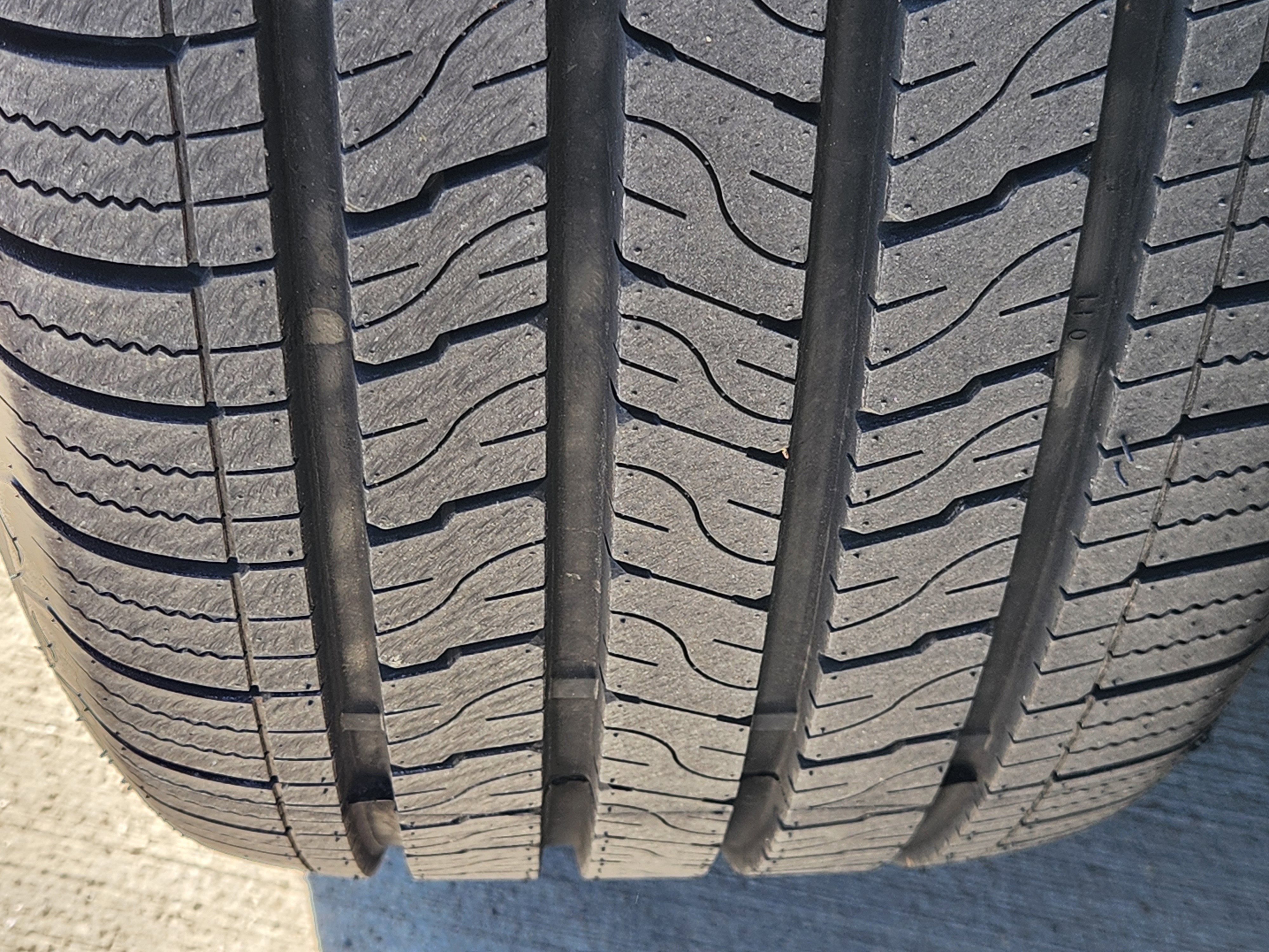 2023 Volkswagen Atlas Cross Sport 3.6L V6 SEL R-Line Black