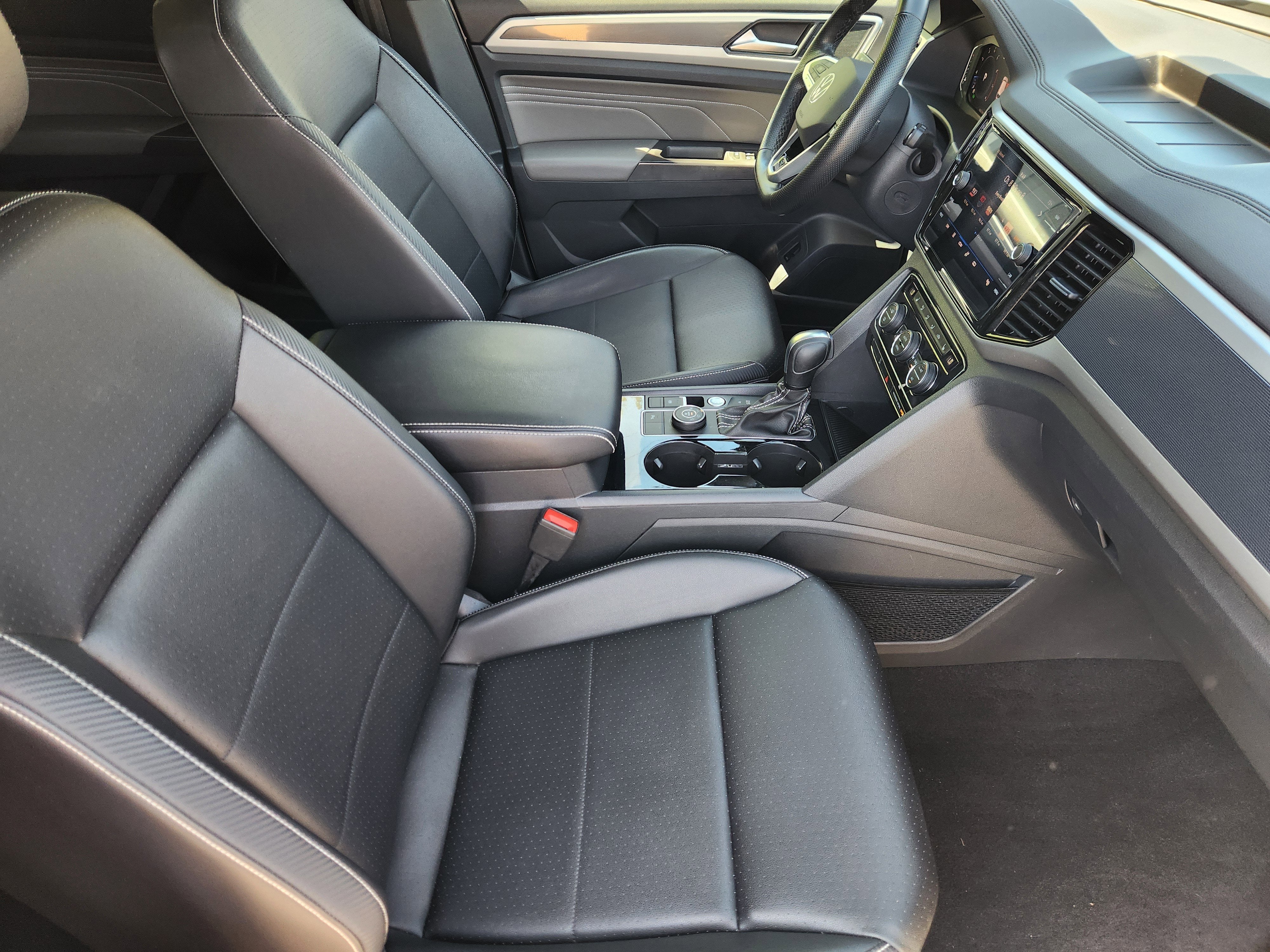 2023 Volkswagen Atlas Cross Sport 3.6L V6 SEL R-Line Black