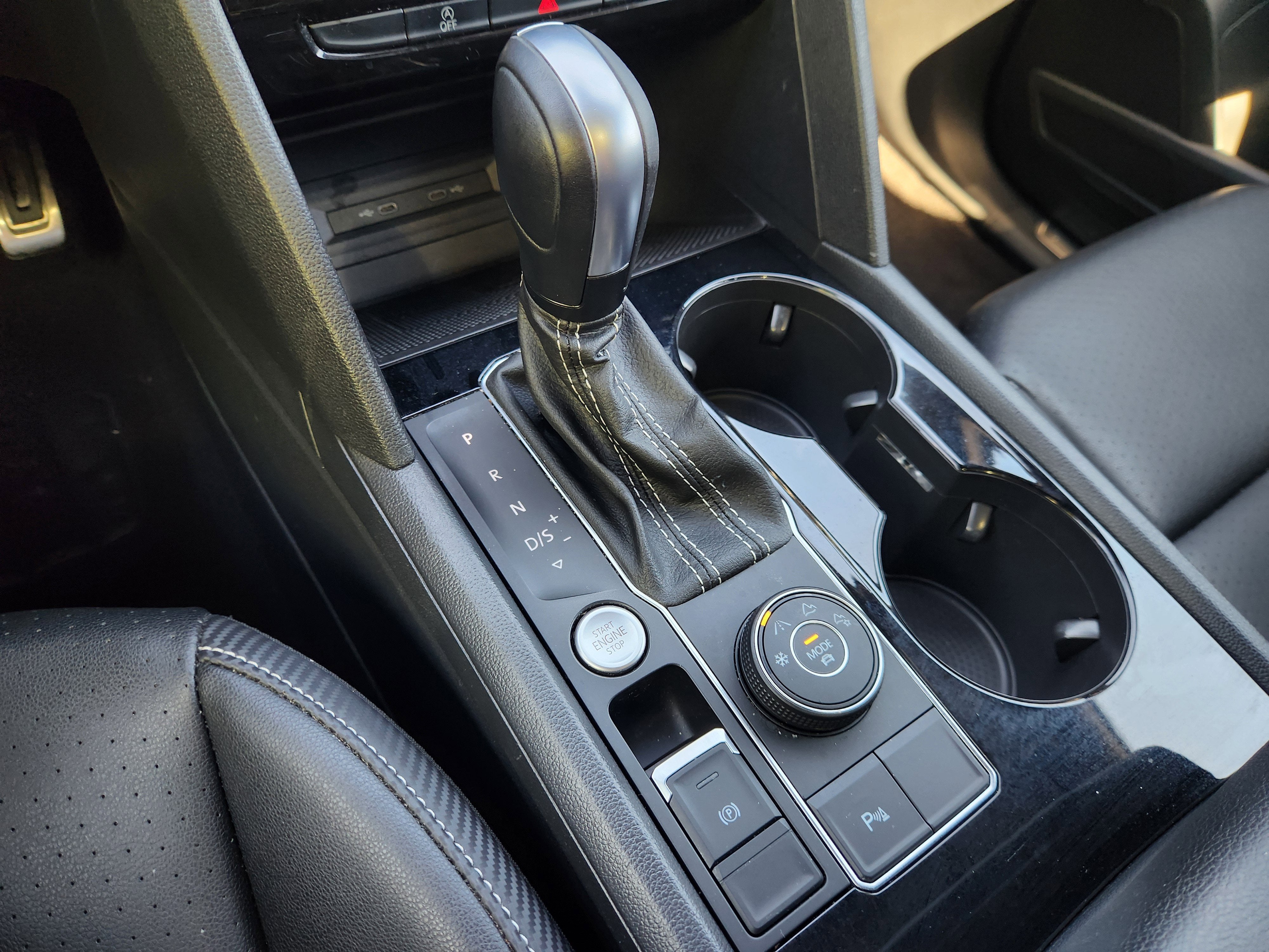 2023 Volkswagen Atlas Cross Sport 3.6L V6 SEL R-Line Black